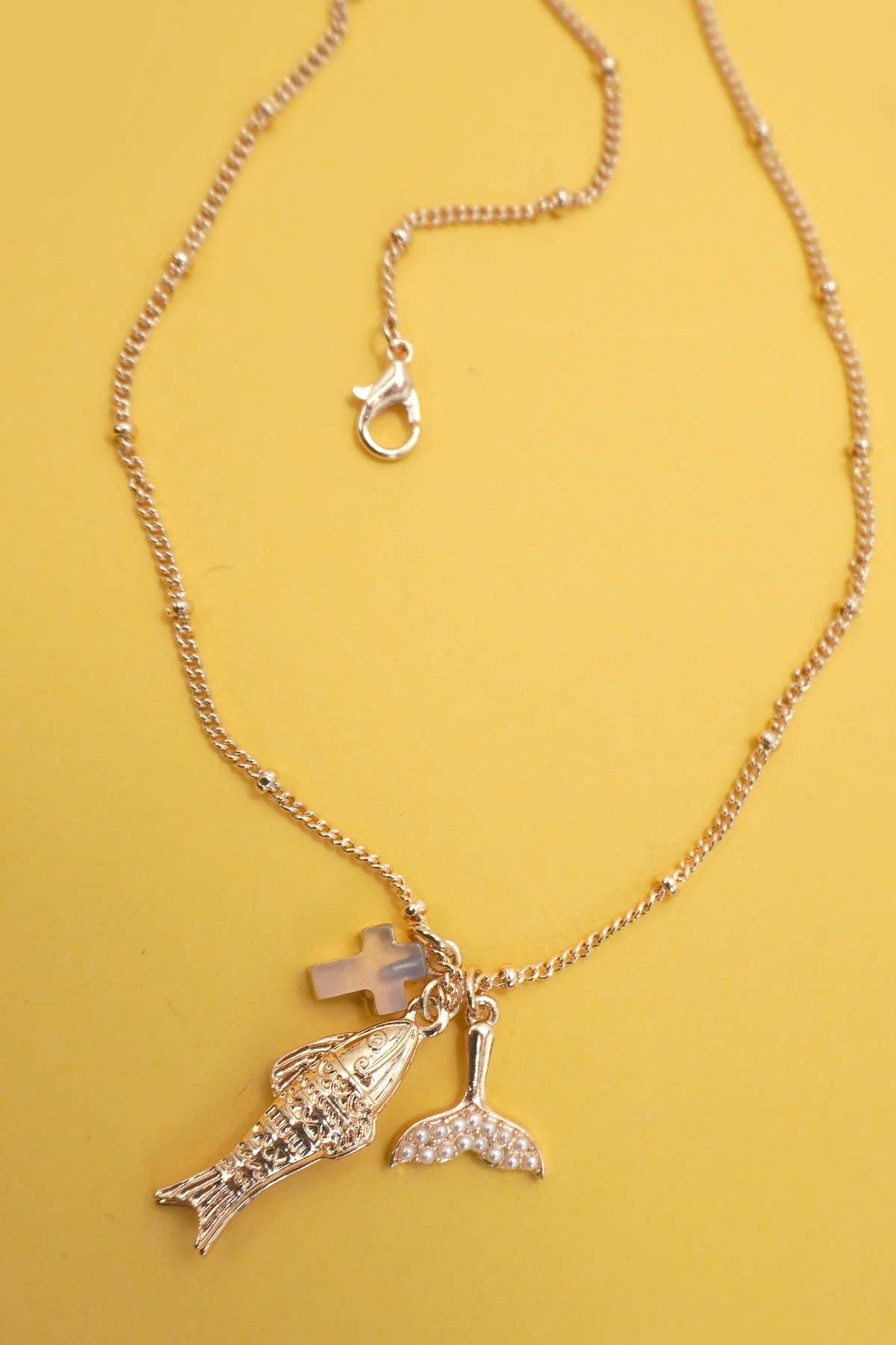 SEA LIFE GOLDFISH CLUSTER CHARM NECKLACE