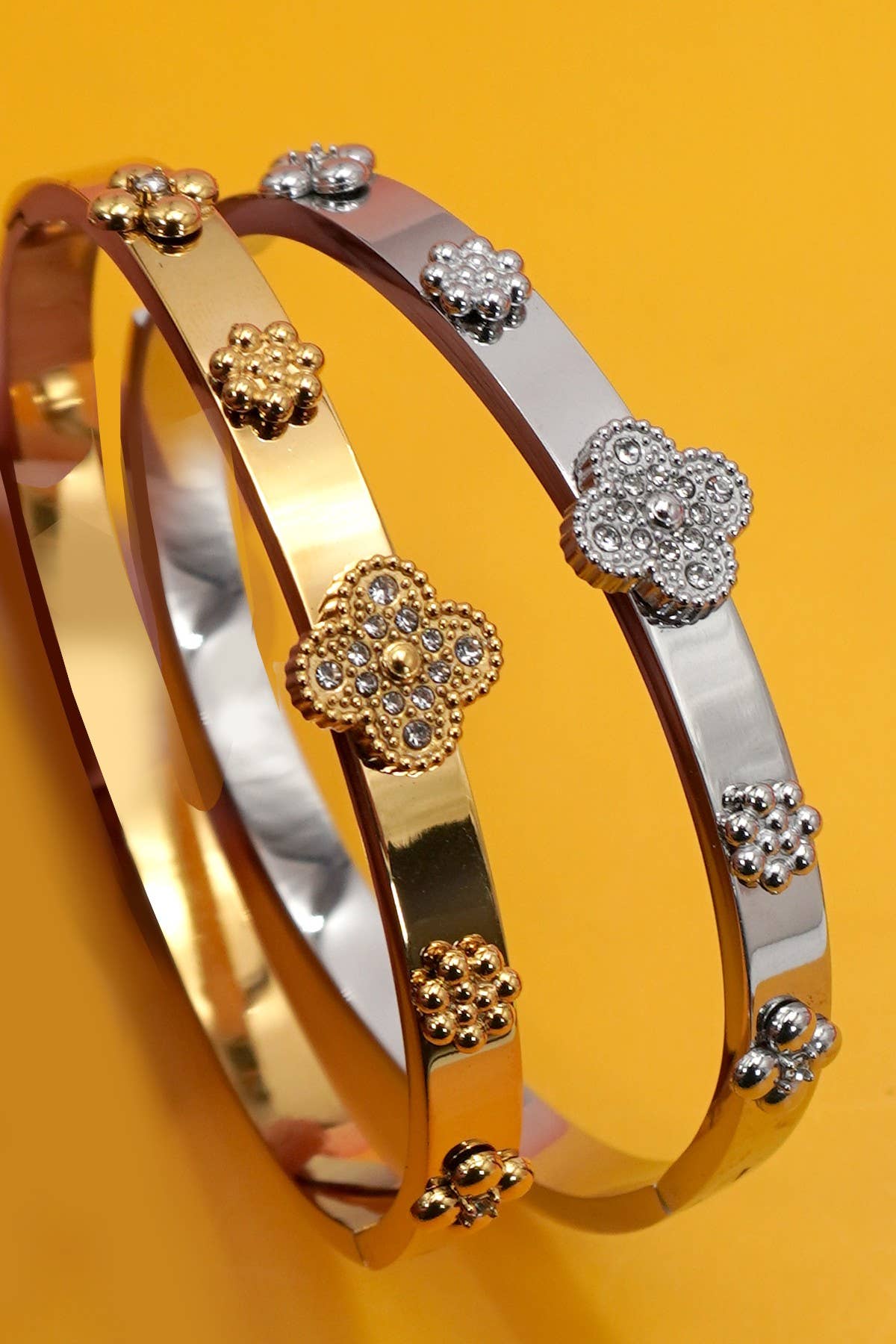 18K NON-TARNISH WATERPROOF STAINLESS STEEL CLOVER BANGLE