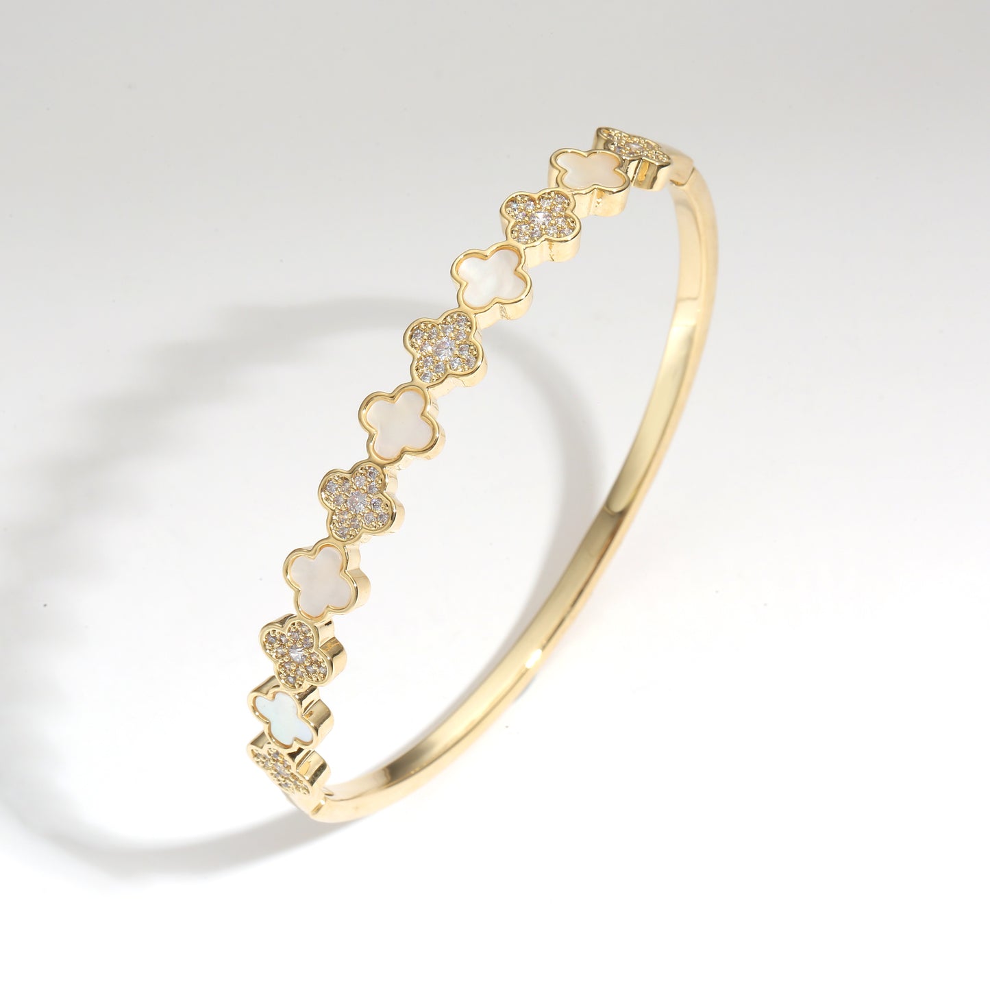Elegant Gold Clover Bangle