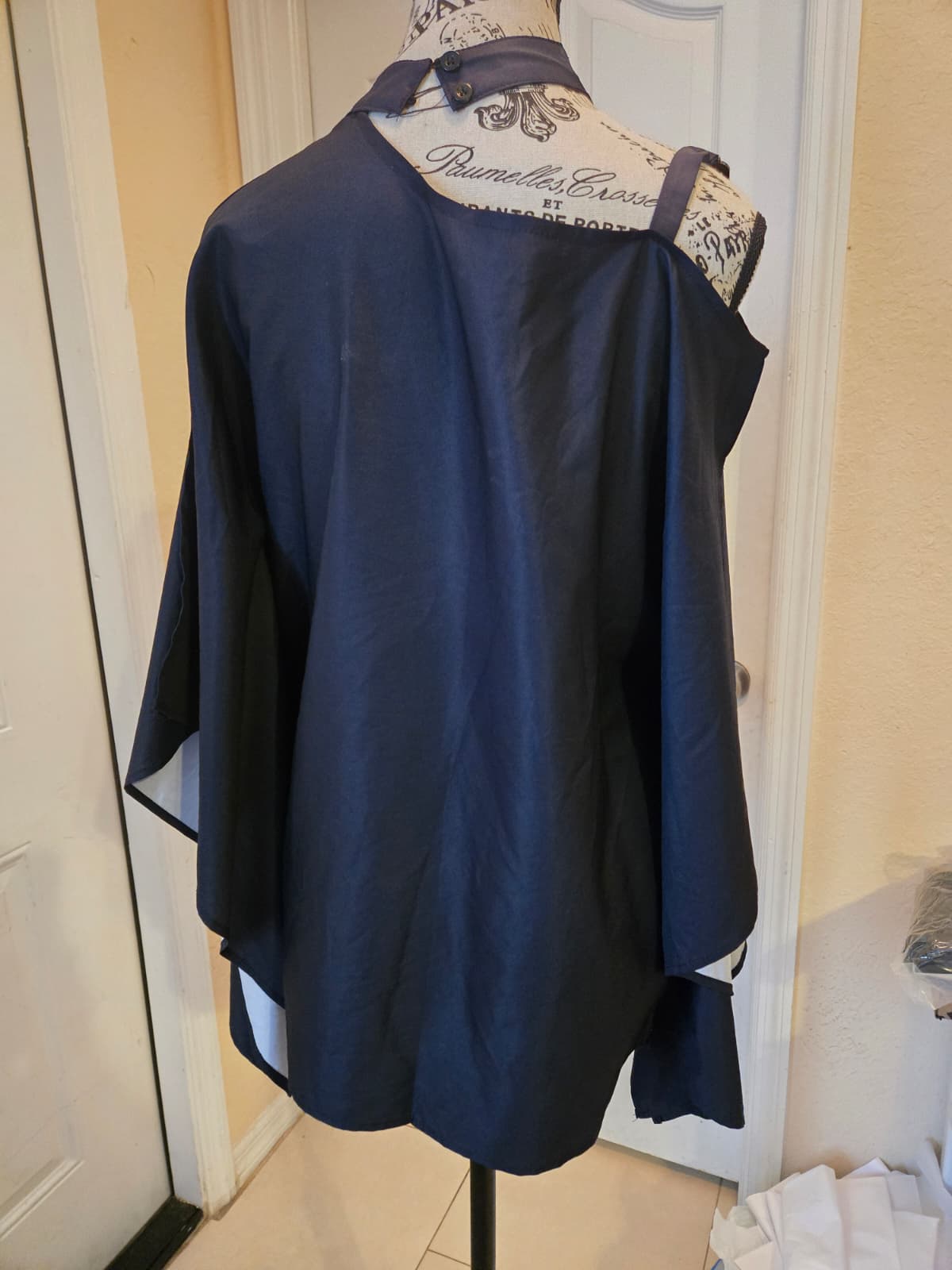 Women's Peacock Print Top – Size Large
