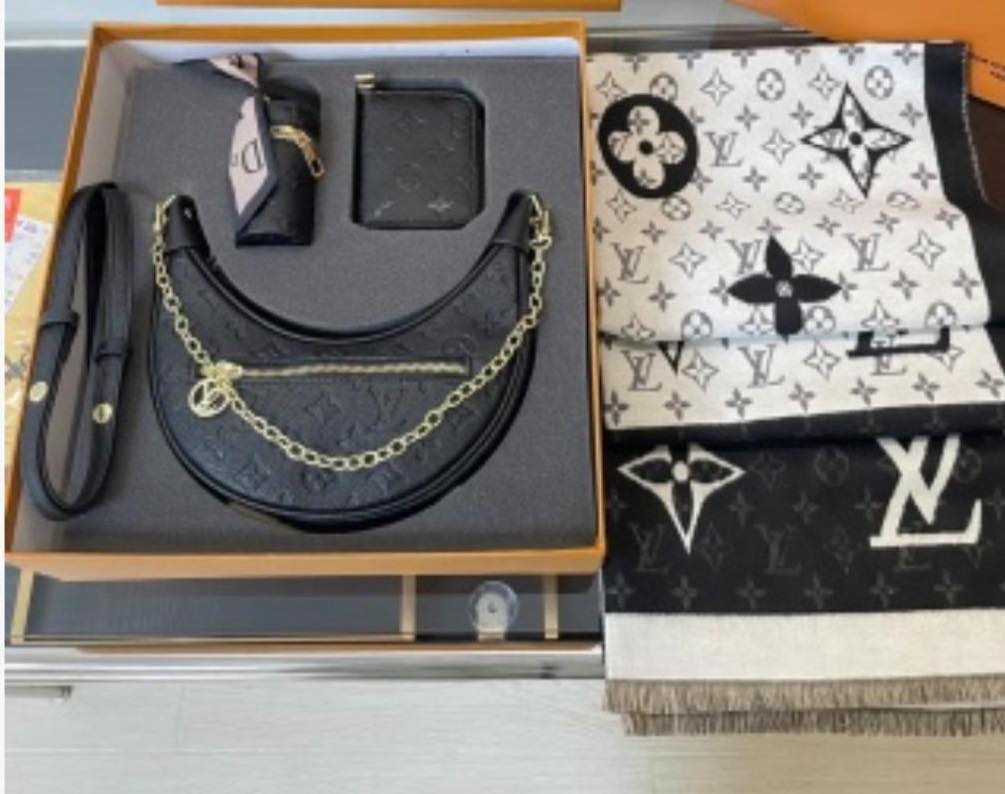 Purse, Wallet & Scarf Set