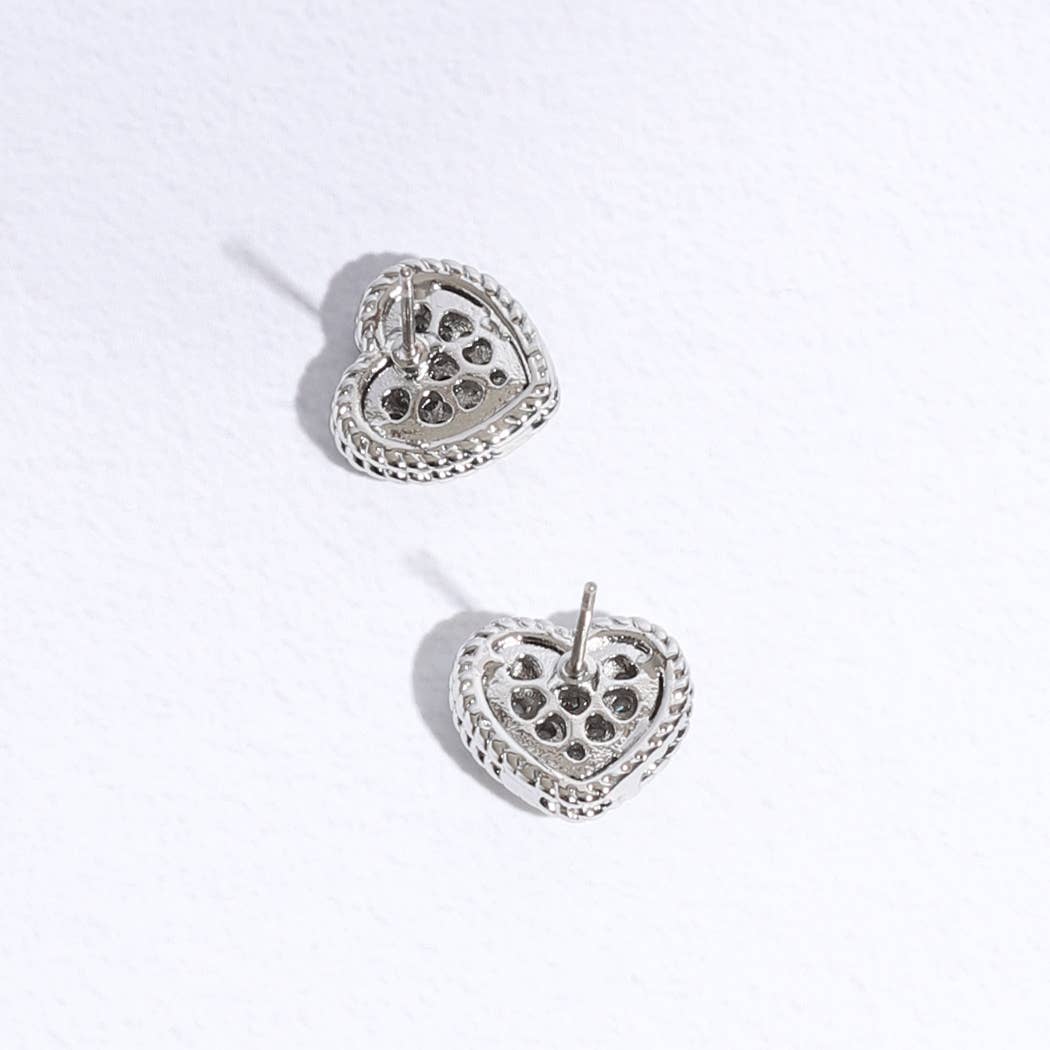 Roped Lining Heart Stud Earrings