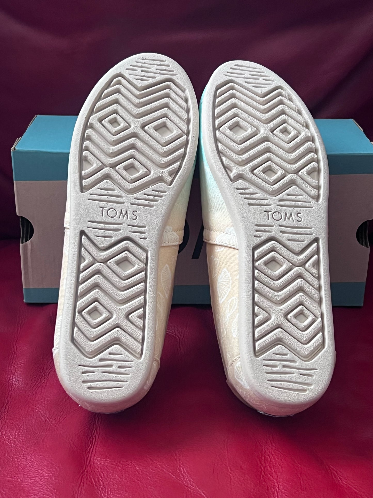 Authentic Toms Alpargata Multi Ombre Seashell Print Women's Slip Ons Size 9