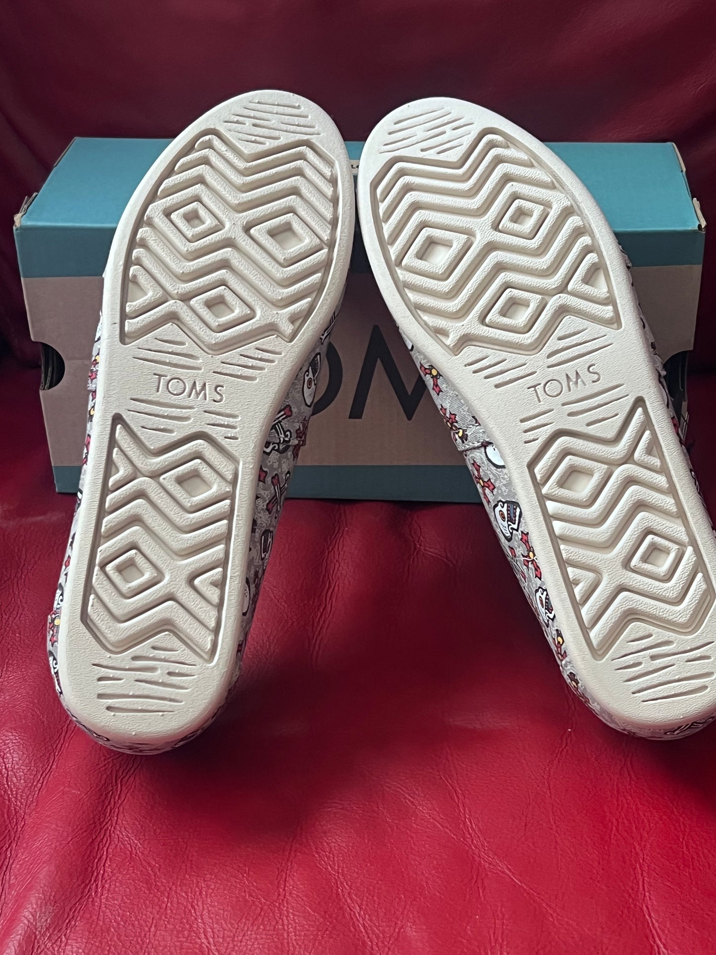 Authentic TomsxPRINTGONZALEZ Poctil Grey Glow in the Dark Women's Slipons size 9