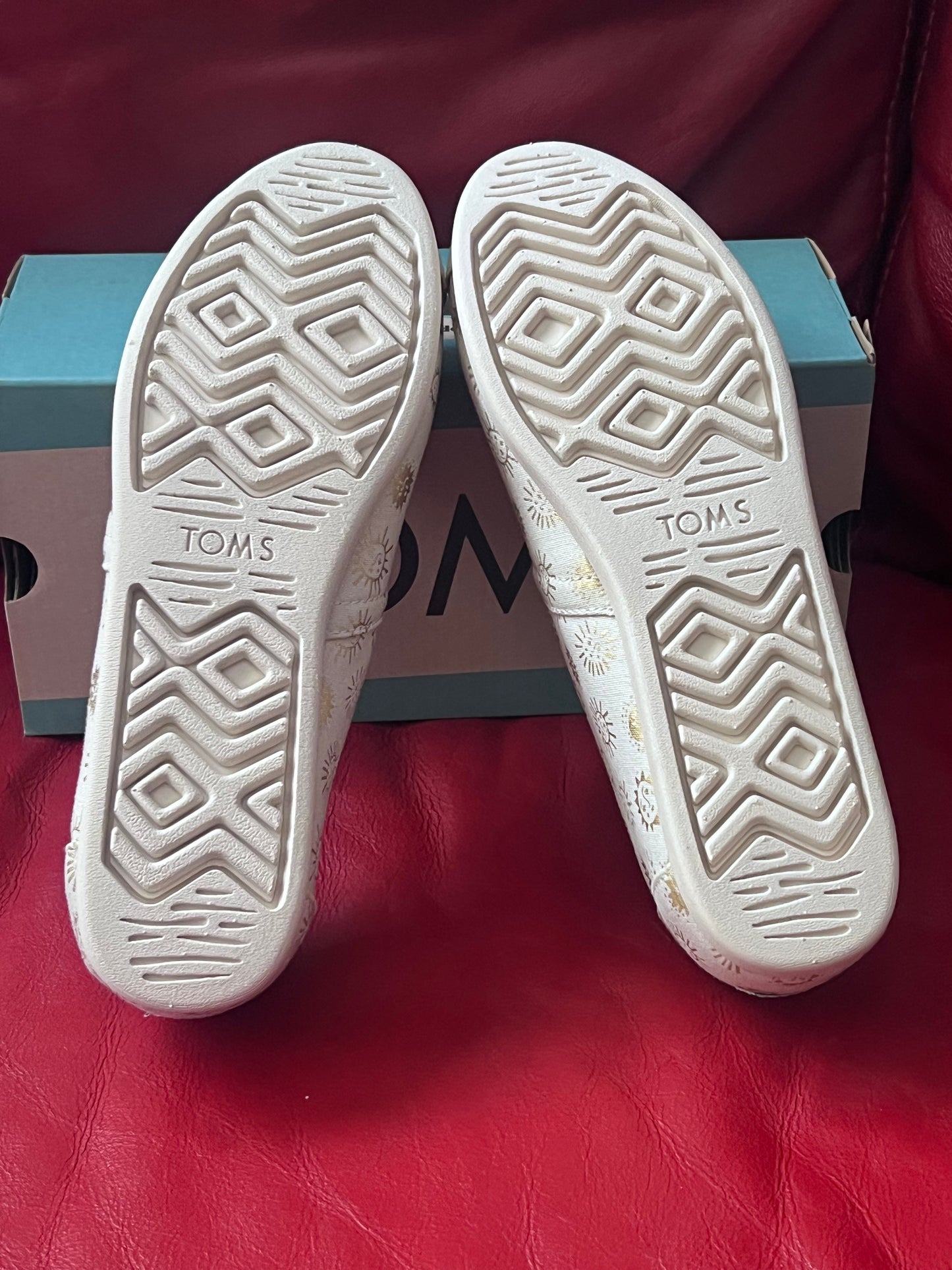 Authentic Tom's Alpargata Natural Foil Sunny Days Print Women's Slip Ons size 9