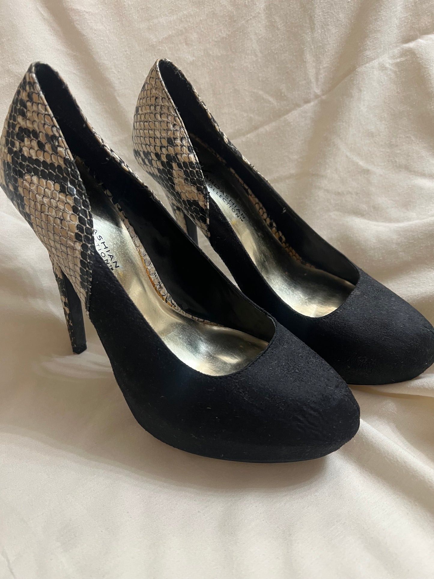 Vintage Black/Snakeskin Pumps