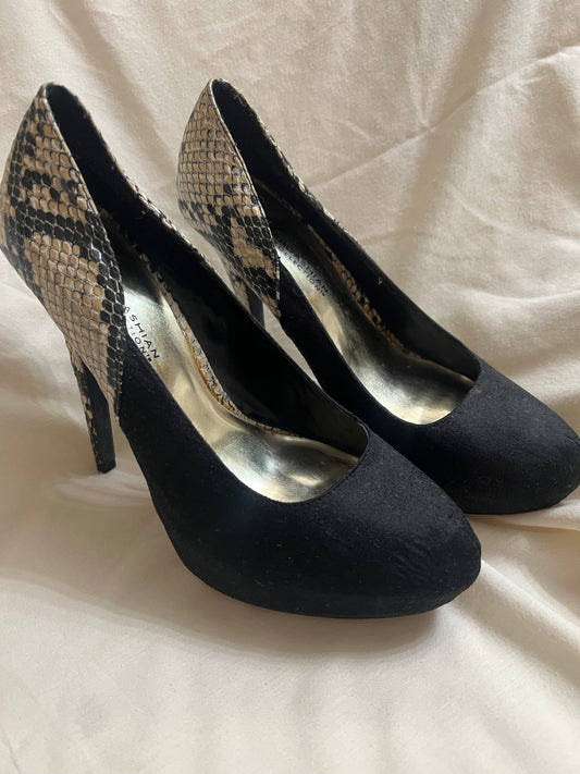 Vintage Black/Snakeskin Pumps