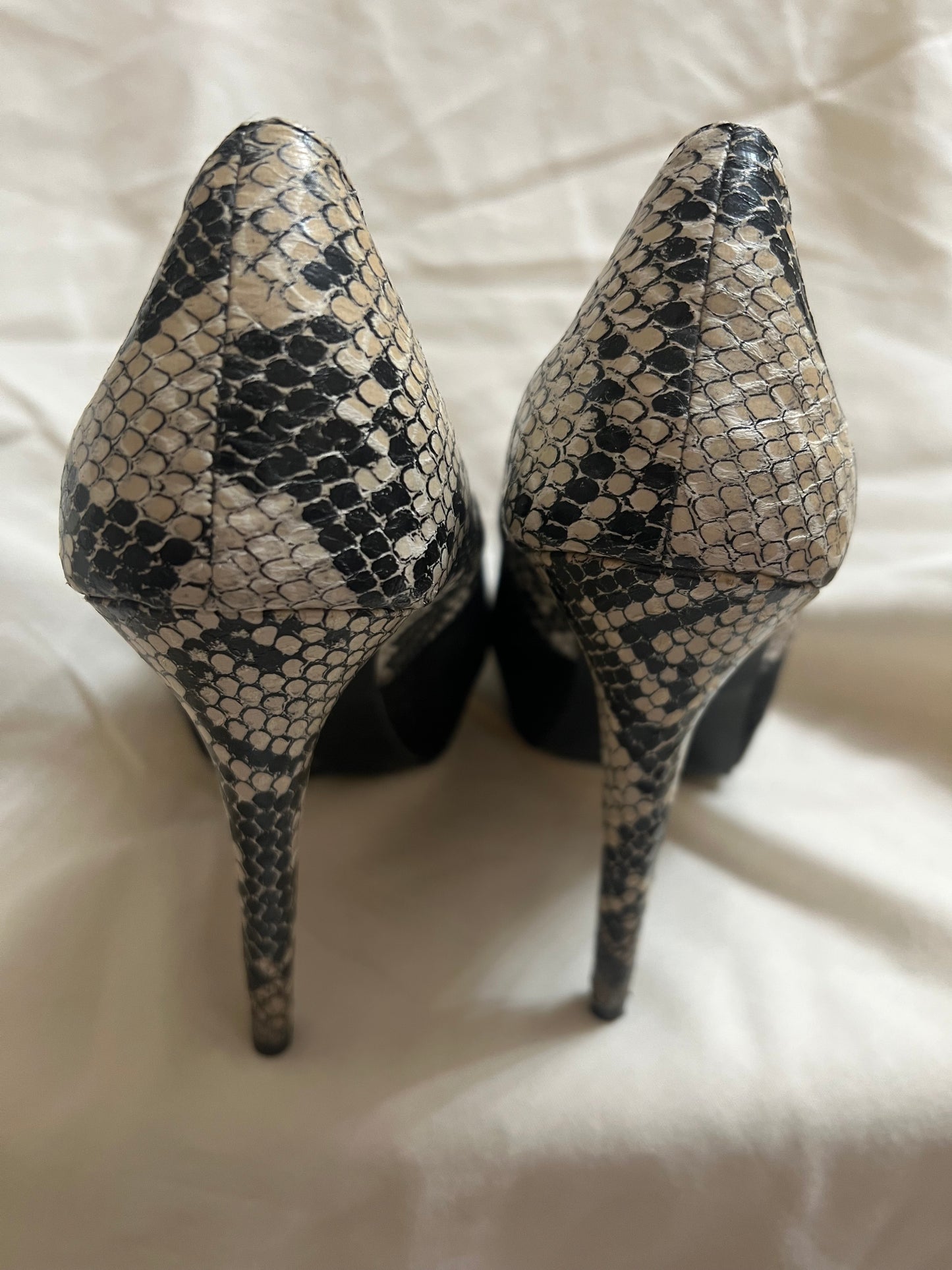 Vintage Black/Snakeskin Pumps