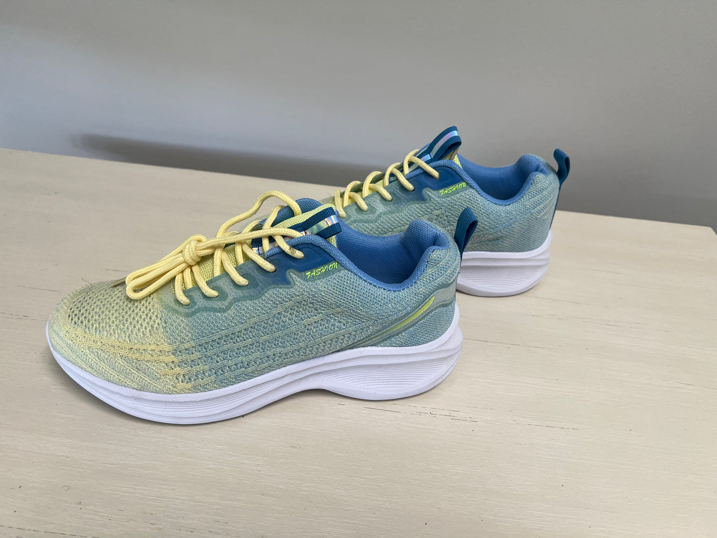 Women’s Athletic Sneakers – Size 9