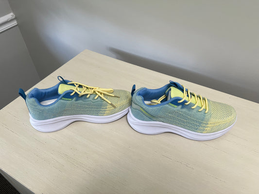 Women’s Athletic Sneakers – Size 9