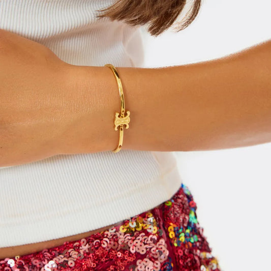 Logo Detail Clasp Fastening Bracelet