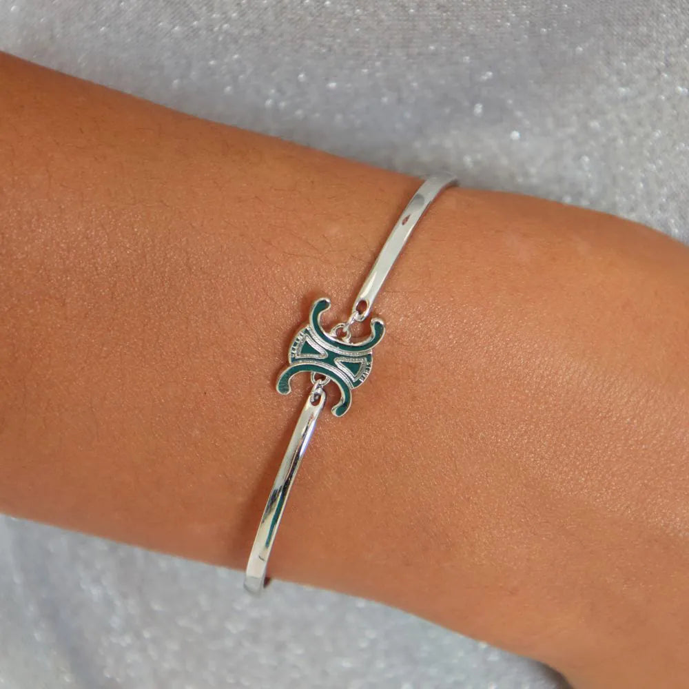 Logo Detail Clasp Fastening Bracelet