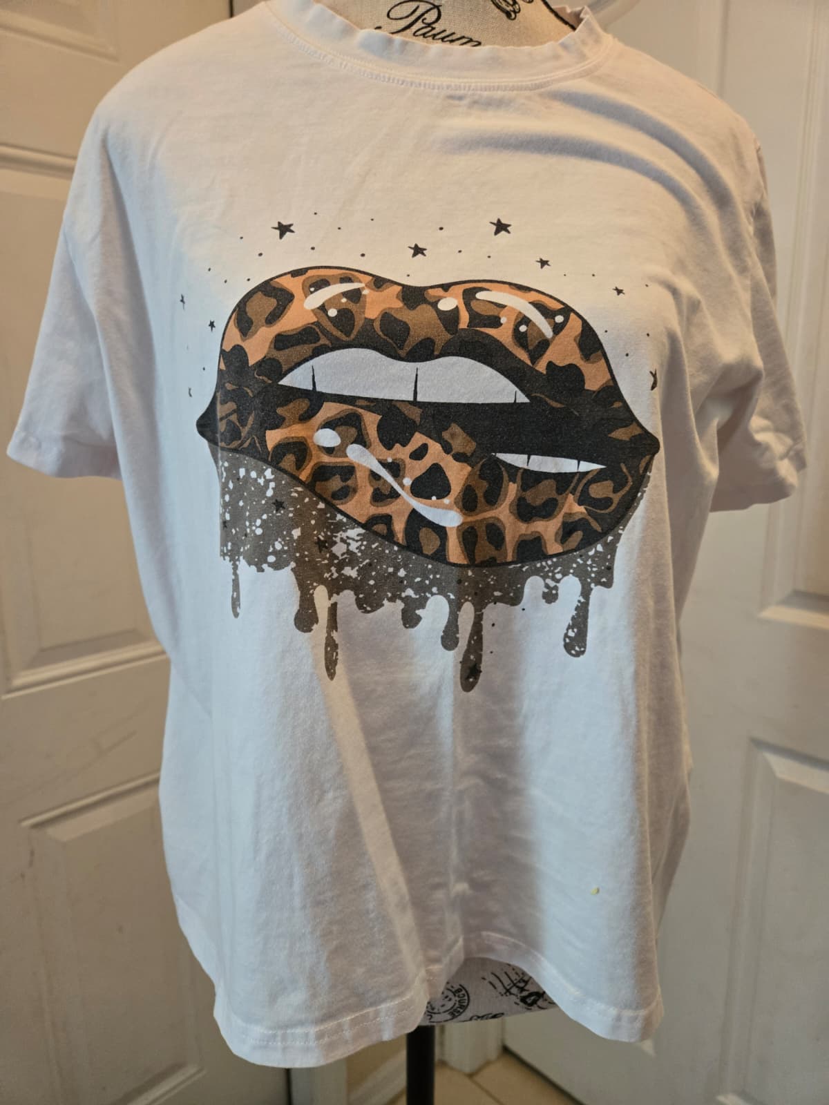 Leopard‑Print Lips Graphic Tee – Shein Curve 0XL