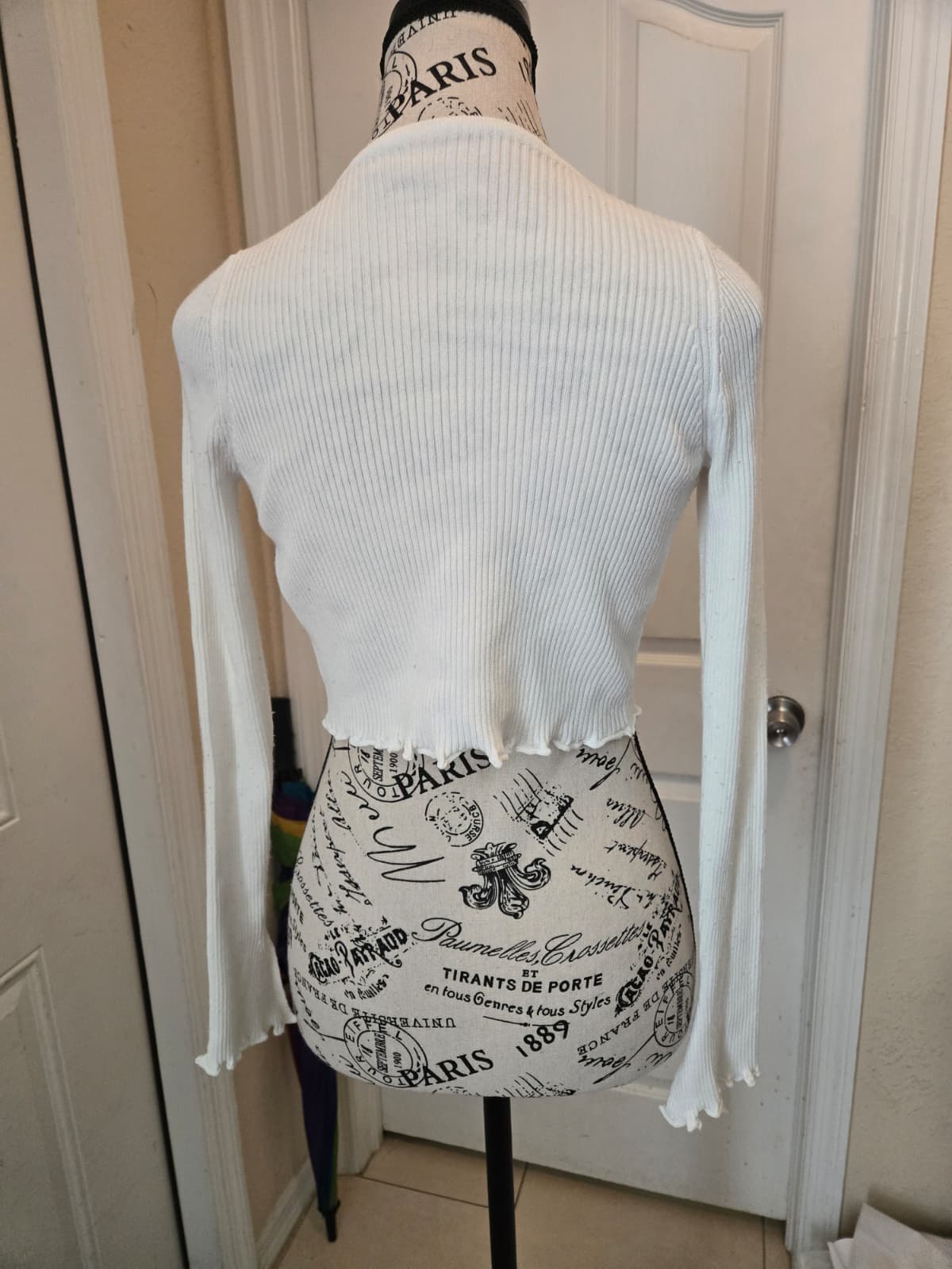SHEIN White Ribbed Scallop Cardigan – Size Large