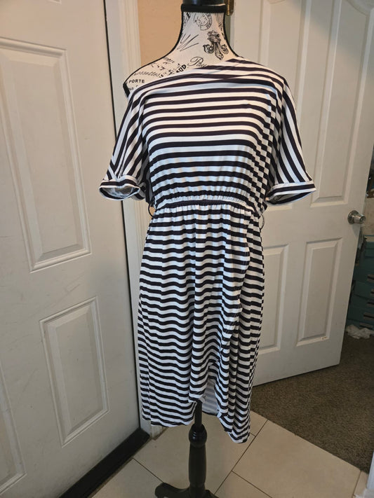 SHEIN Curve Black & White Striped Off‑Shoulder Dress – Size 0XL