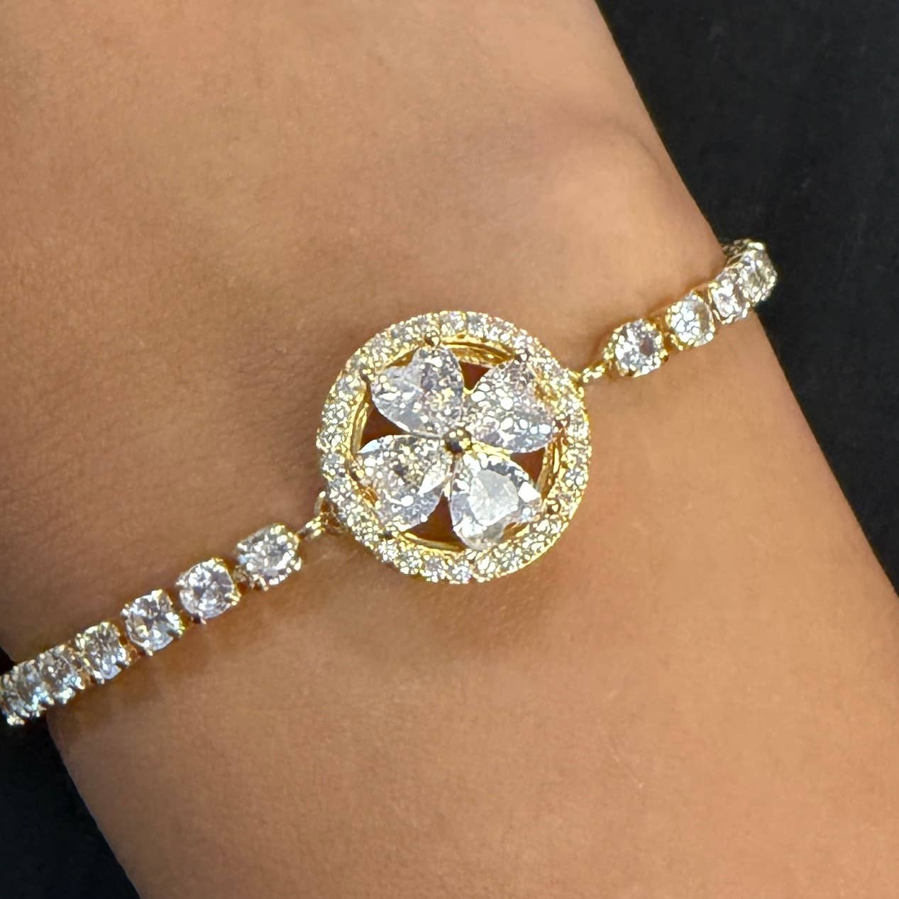 Rotating Spinner Halo Crystal Bracelet – Tennis Style