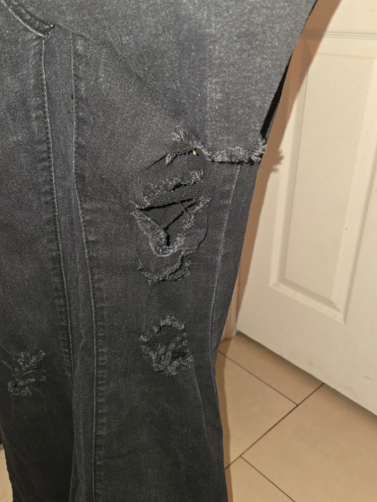 SHEIN Distressed Bootcut Jeans – Size Large – Great Condition