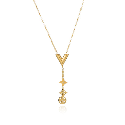 Chic Signature Classic Gold Pendant Necklace