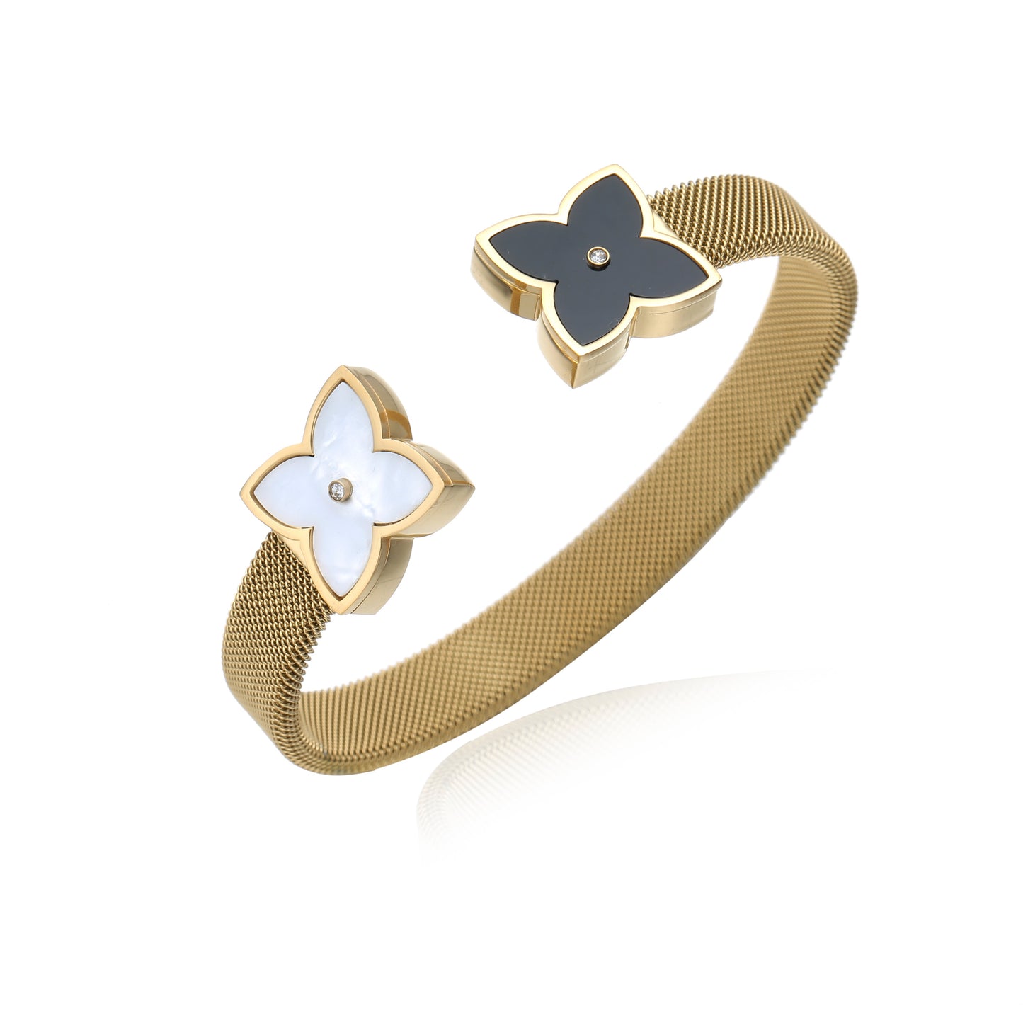 Luxe Statement Elegant Clover Bangle