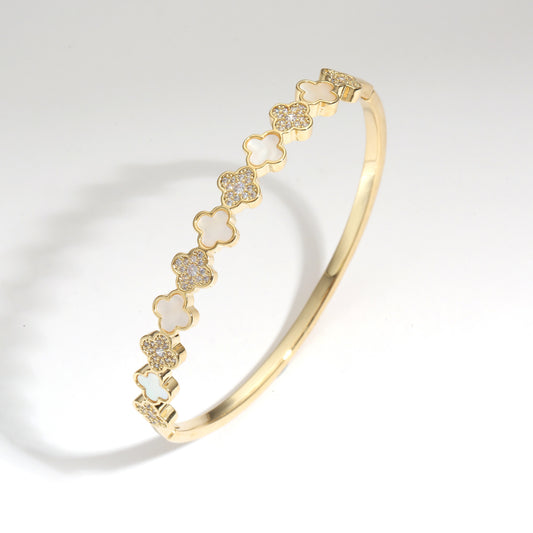 Elegant Gold Clover Bangle