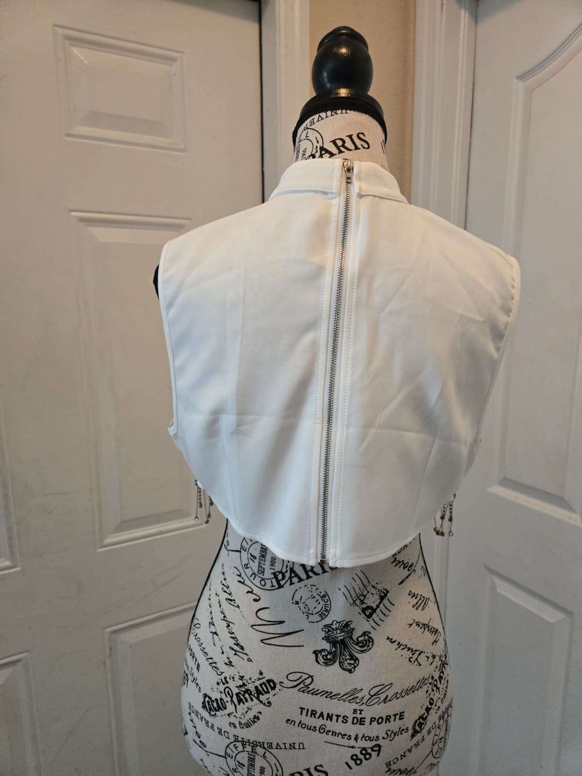 SHEIN White Mock Neck Crop Top with Sparkly Dangle Hem – Size Large