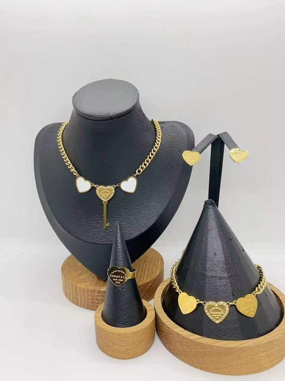 Gold‑Tone Heart Charm Jewelry Set