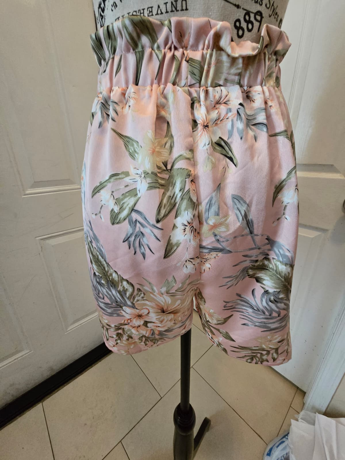 Floral High‑Waisted Shorts – Shein Curve OXL