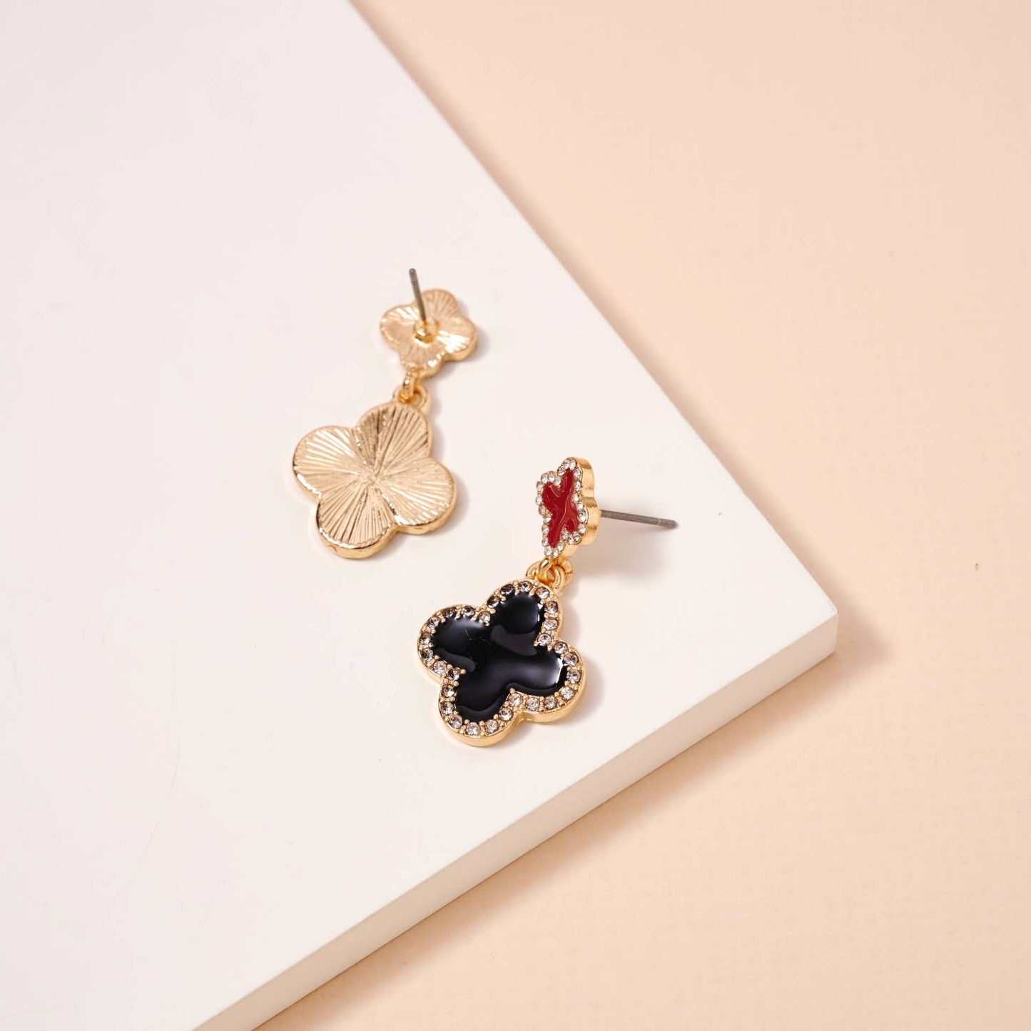 Game Day Enamel Clover Dangling | Earrings