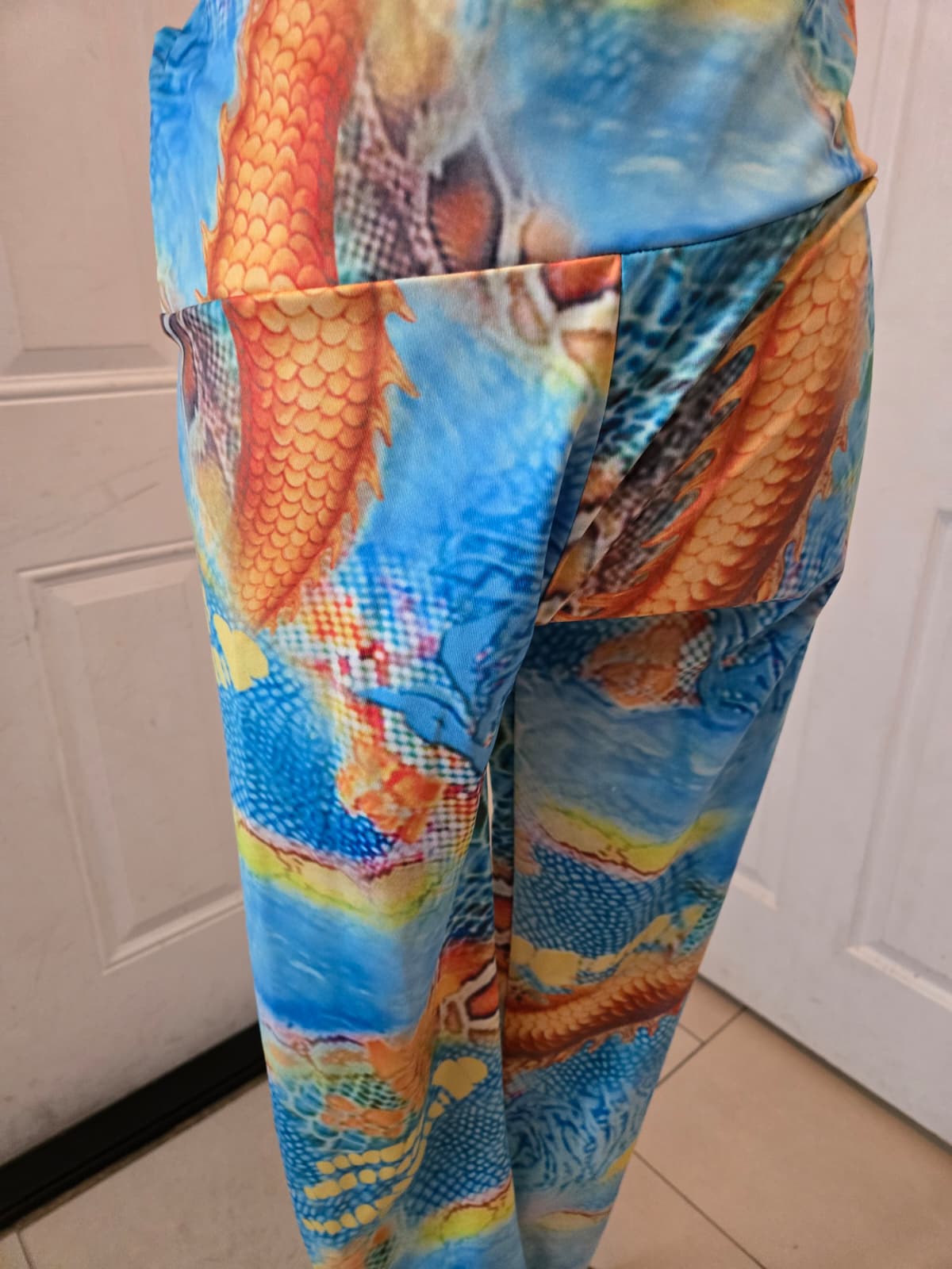 Dragon‑Scale Print Leggings – Fits L/XL