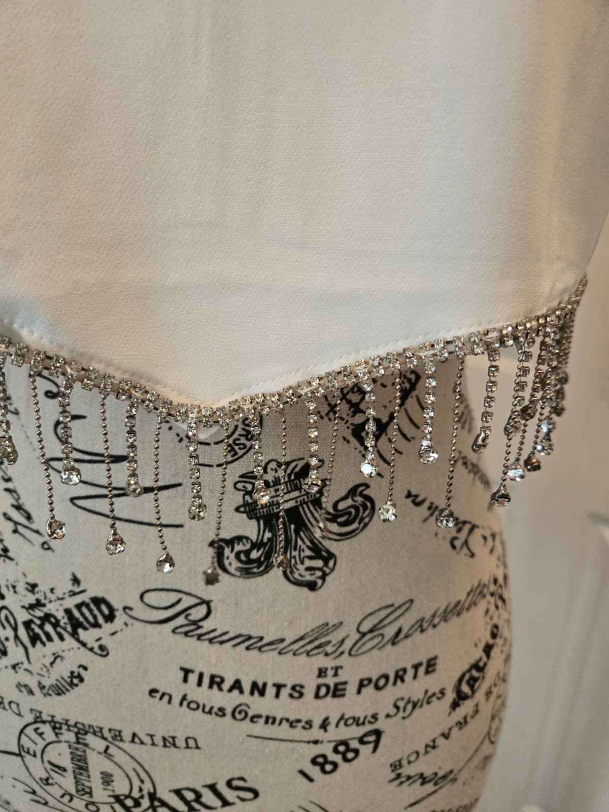 SHEIN White Mock Neck Crop Top with Sparkly Dangle Hem – Size Large