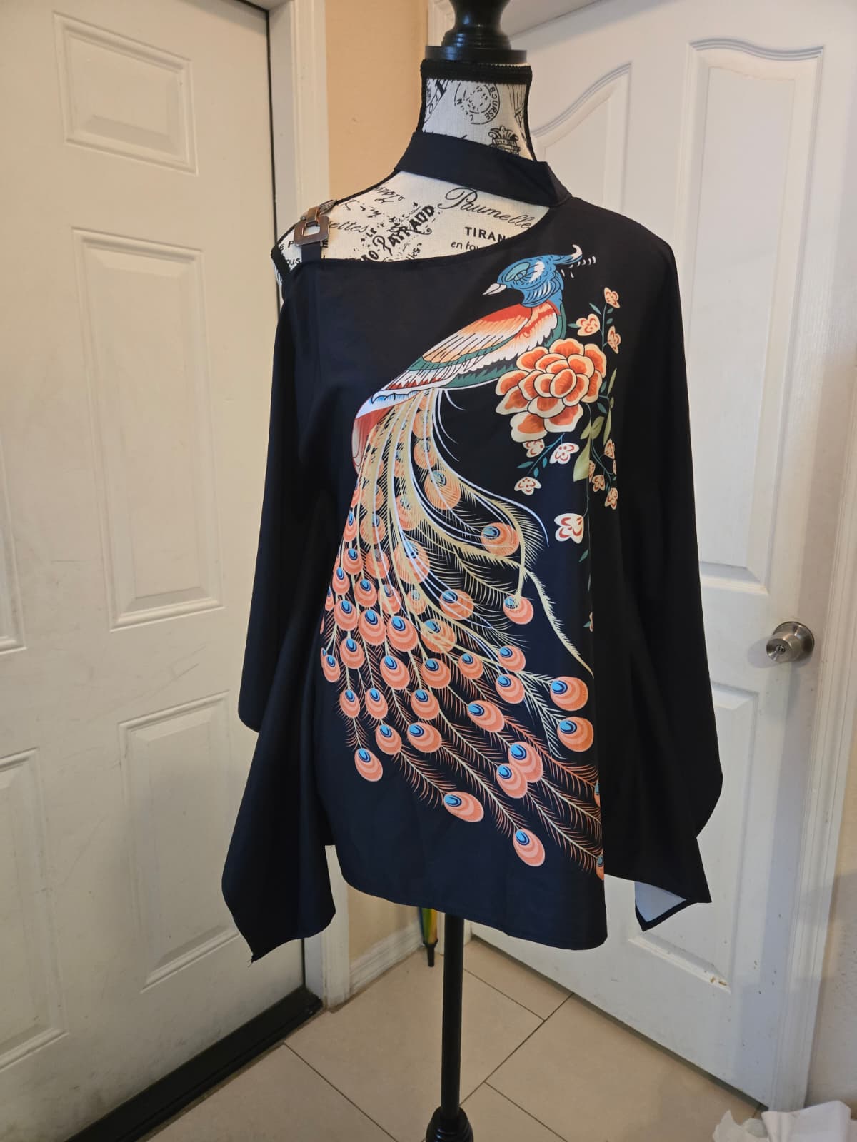 Women's Peacock Print Top – Size Large