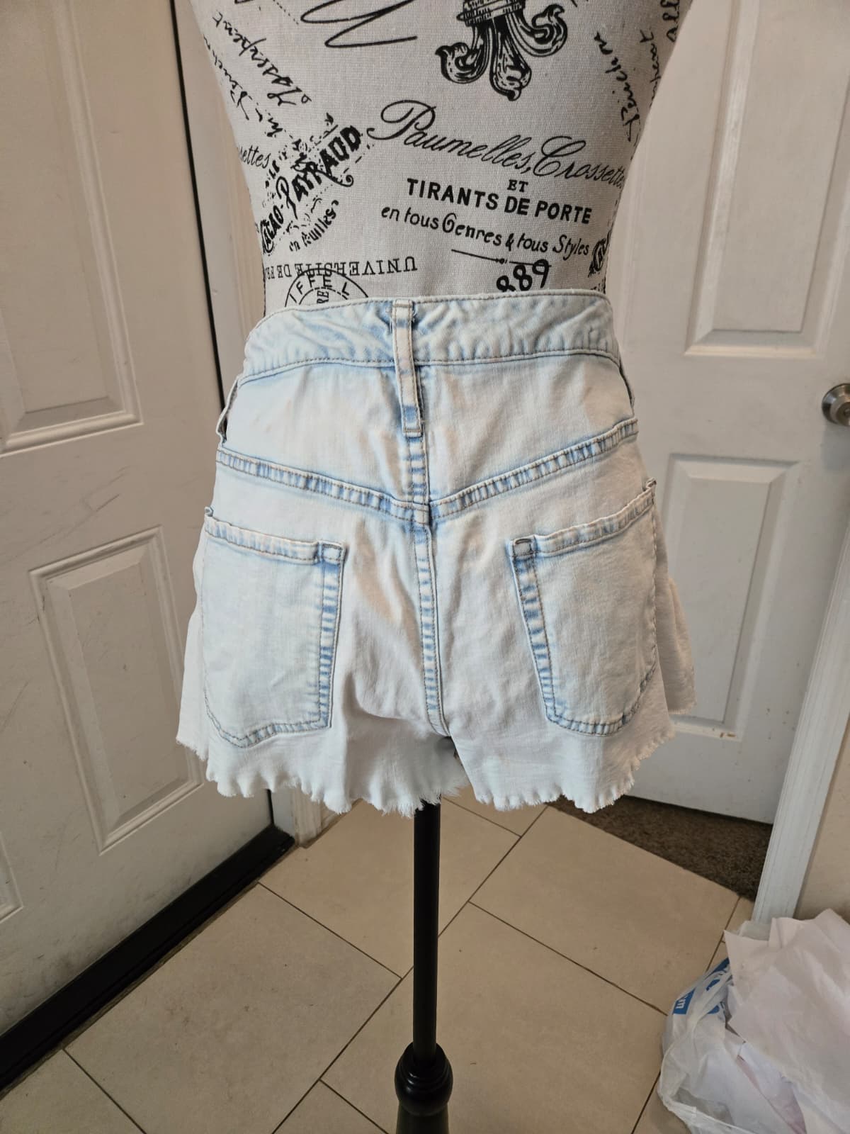 Wild Fable High‑Waisted Light‑Wash Denim Shorts – Size 14
