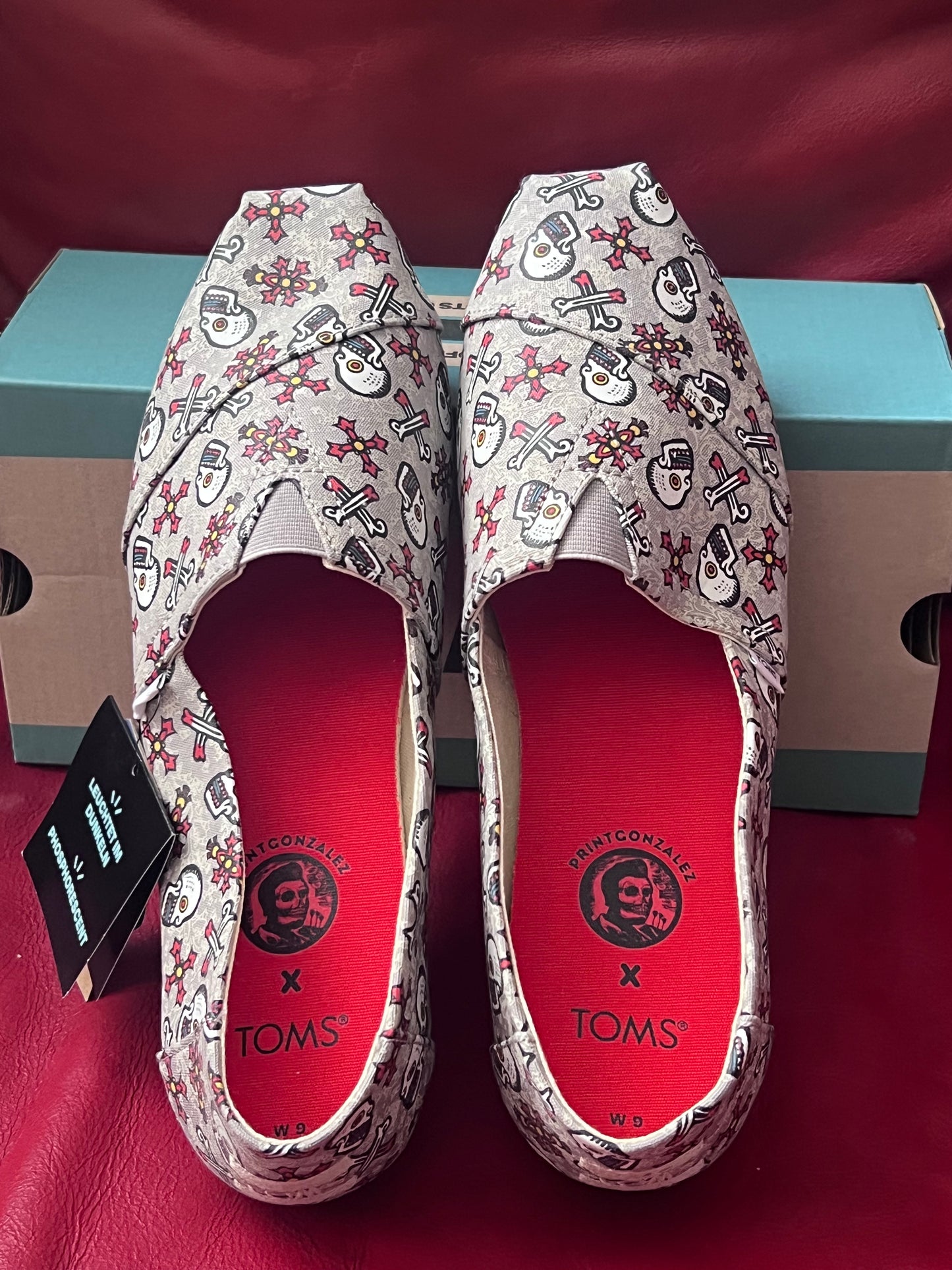 Authentic TomsxPRINTGONZALEZ Poctil Grey Glow in the Dark Women's Slipons size 9
