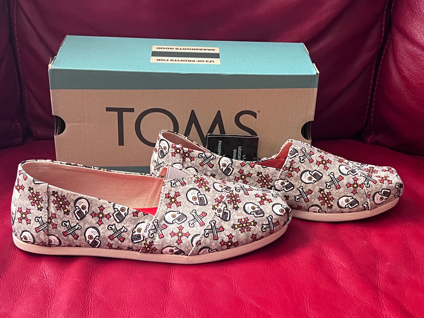 Authentic TomsxPRINTGONZALEZ Poctil Grey Glow in the Dark Women's Slipons size 9