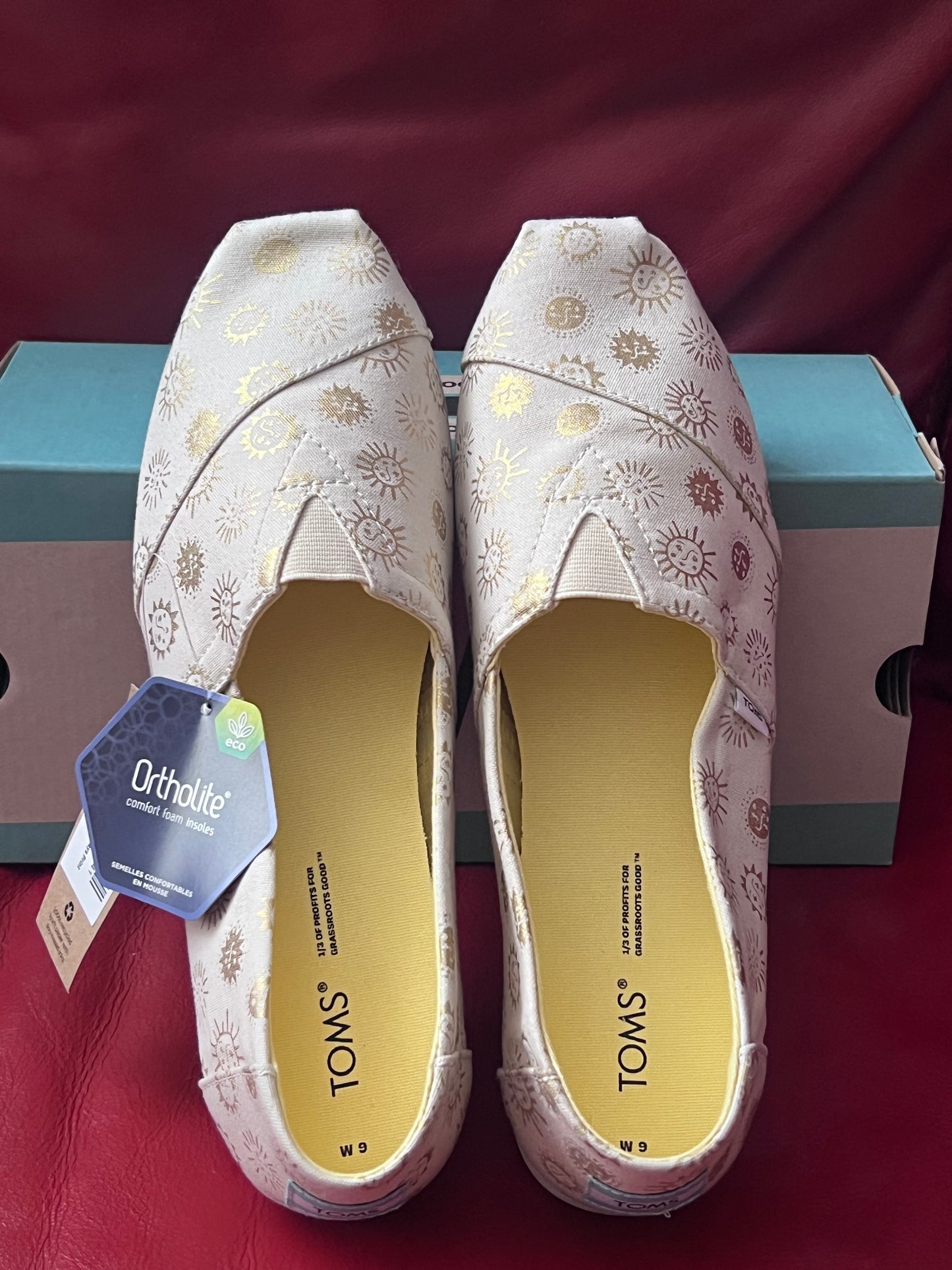 Authentic Tom's Alpargata Natural Foil Sunny Days Print Women's Slip Ons size 9