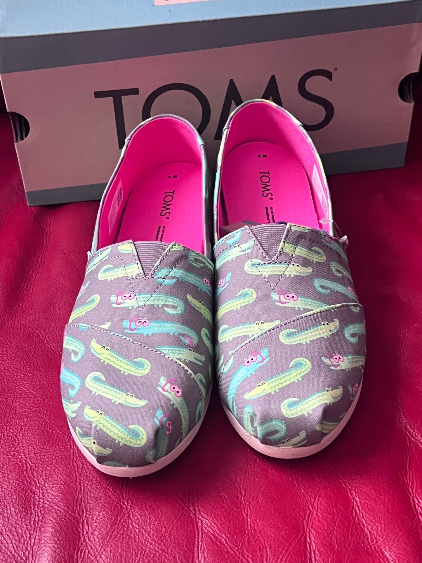 Authentic Toms Alpargata Ultimate Grey Snokeling Crocodiles Women's Slipons size 9