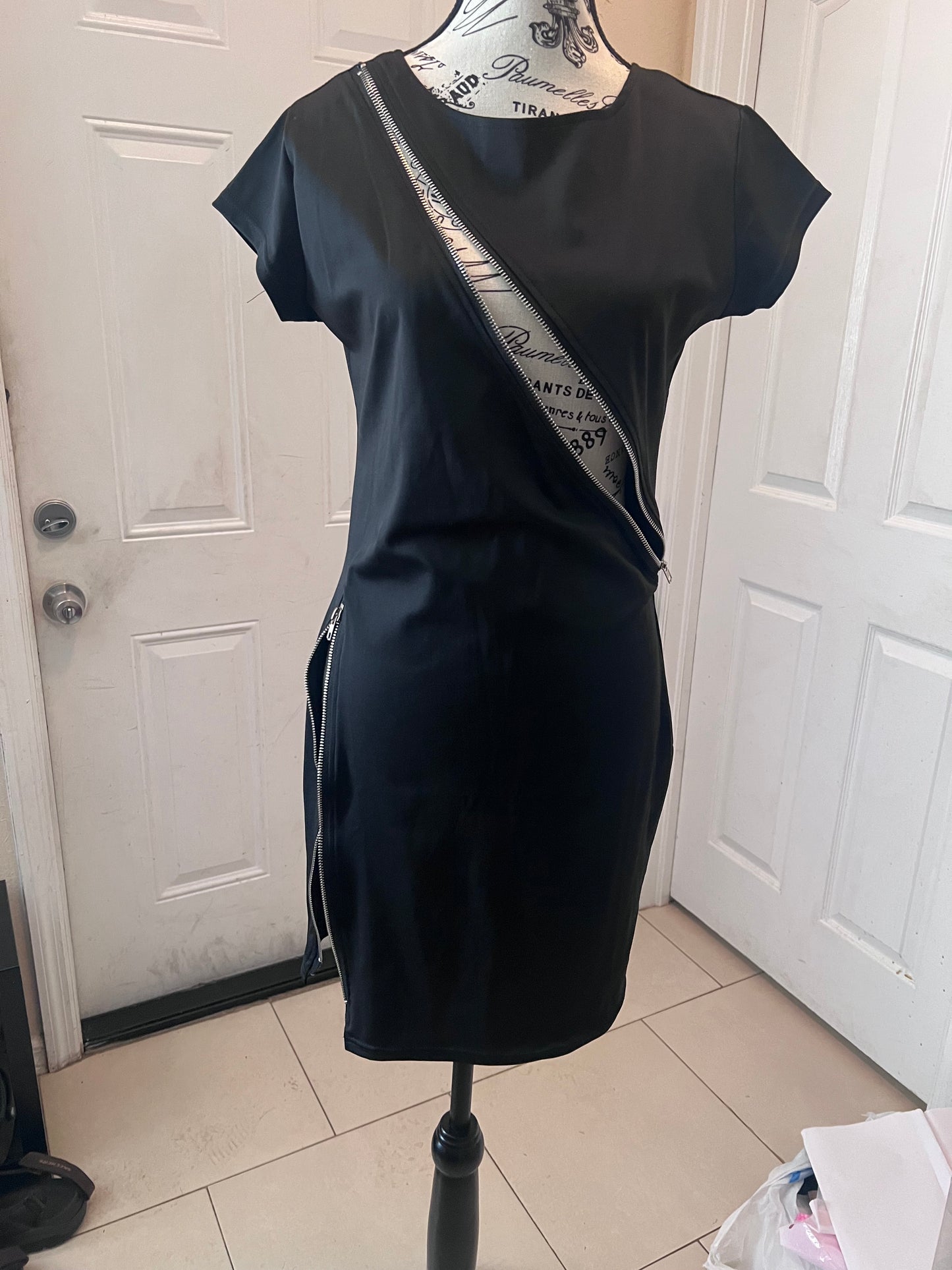 SHEIN Black Bodycon Mini Dress with Functional Zippers-Large