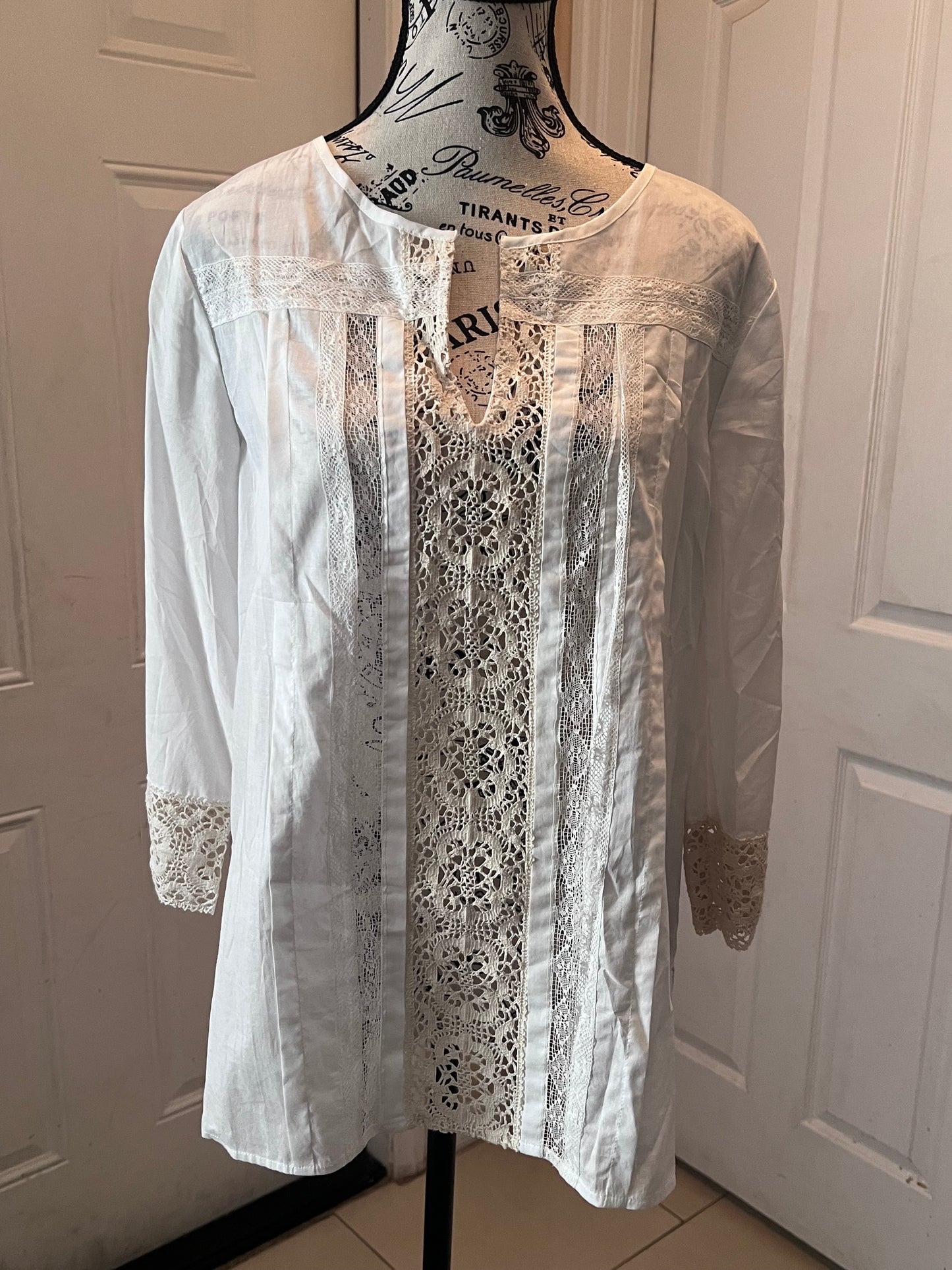 Chico's White Lace Tunic Top – Size 1 (XL) – NWT