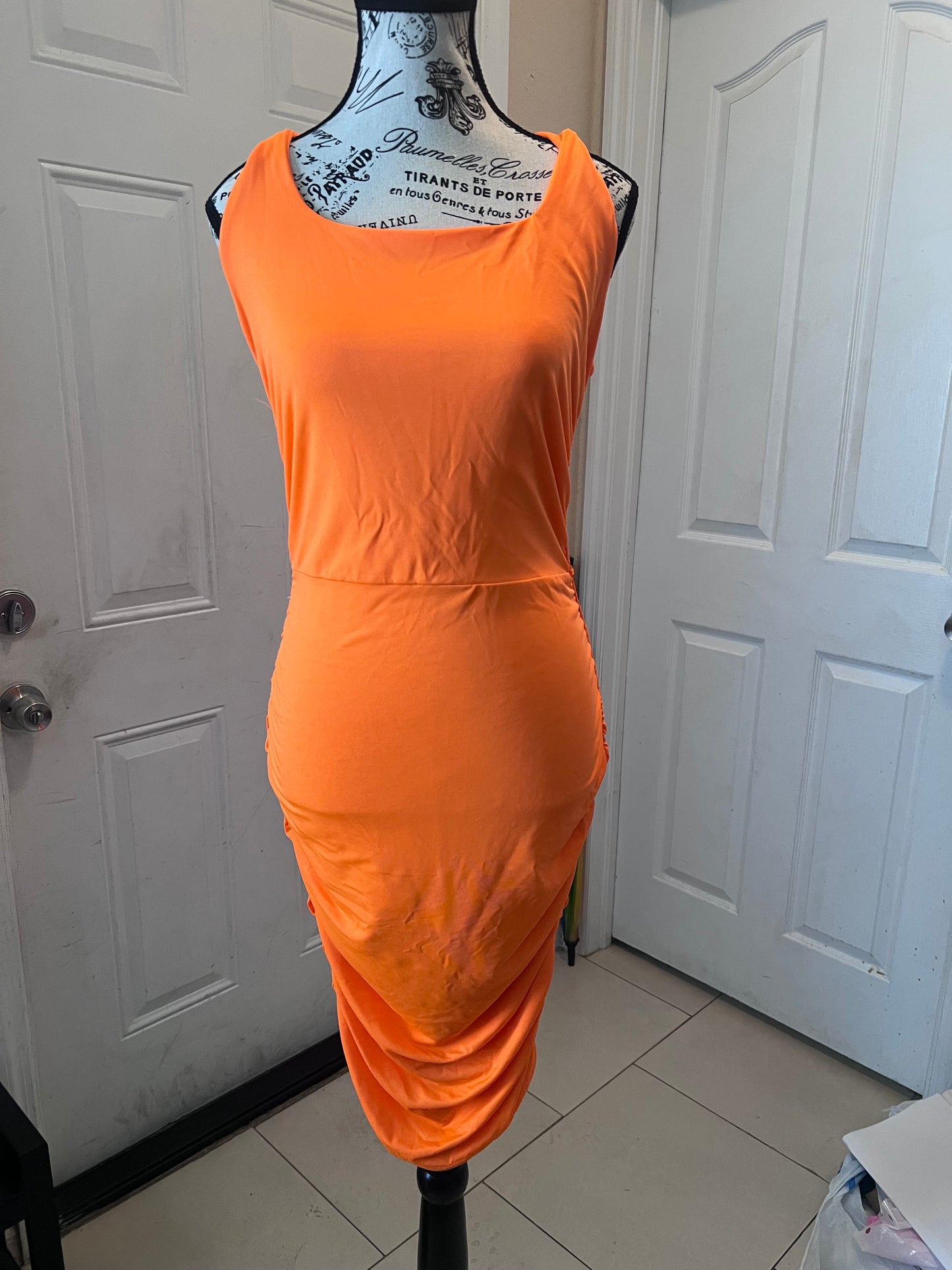 SHEIN Ruched Bodycon Midi Dress – Size Large – Never Worn