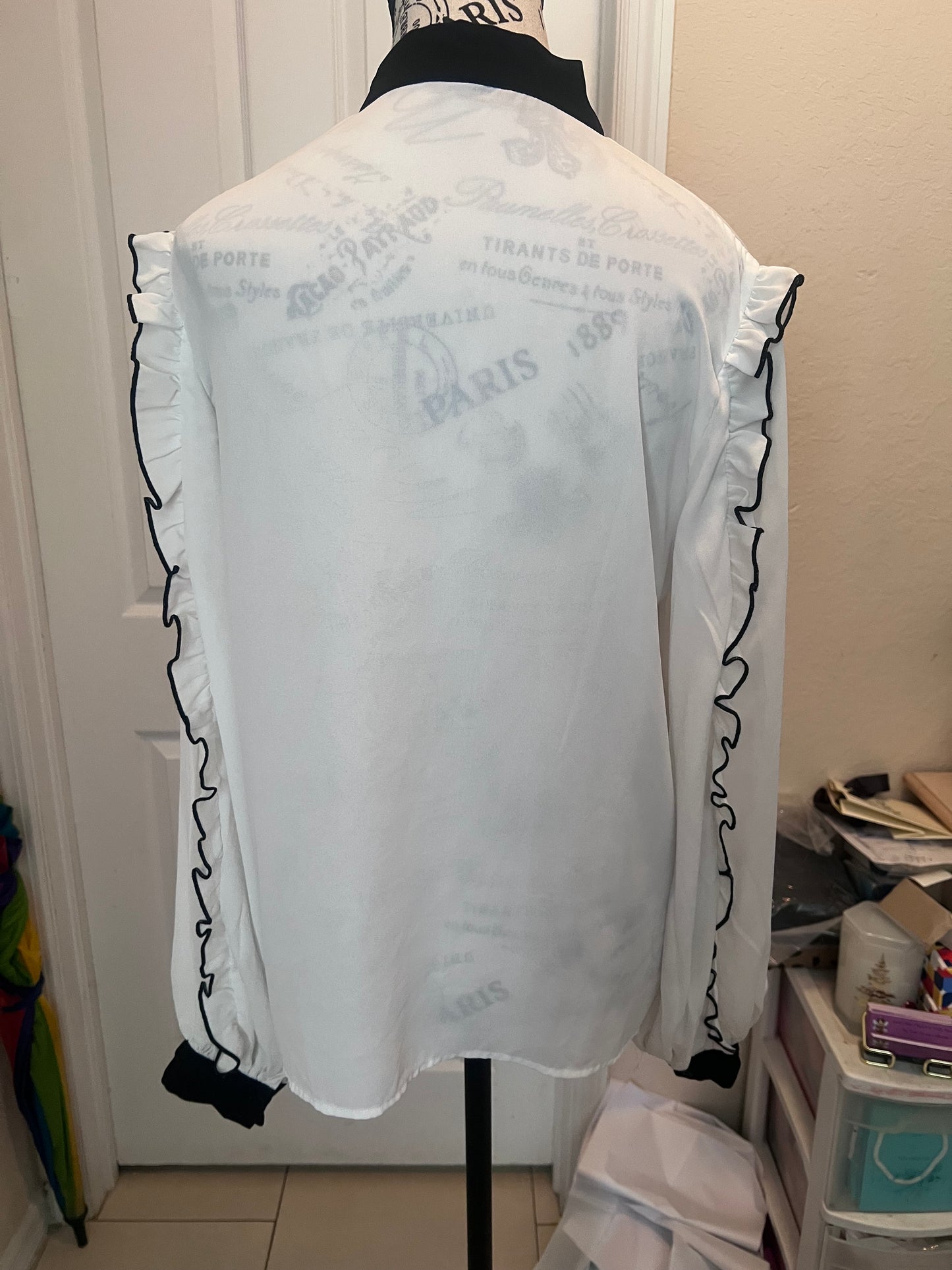 SHEIN White & Black Contrast Bow Blouse – Size Large
