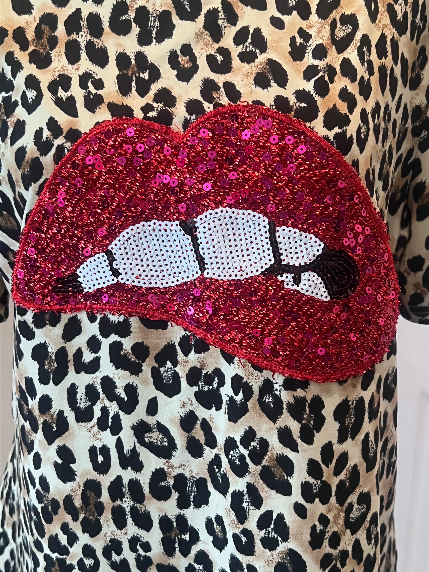 SHEIN Curve Leopard Print Sequin Lips Top – Size 0XL