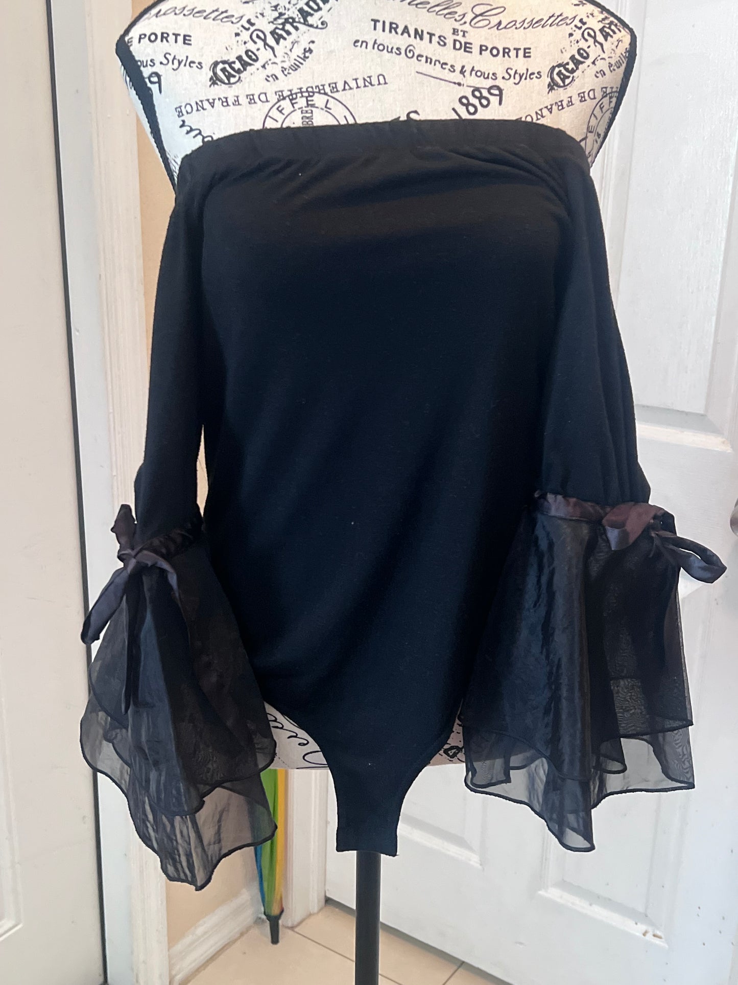 New York & Company Black Off-the-Shoulder Bodysuit – Women's Small
