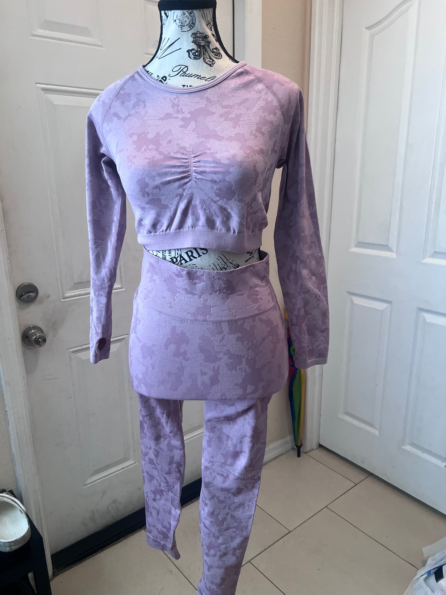 Never Worn Scrunch Compression Workout Set – Lavender – Size Large