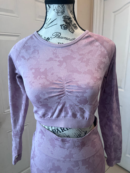 Never Worn Scrunch Compression Workout Set – Lavender – Size Large