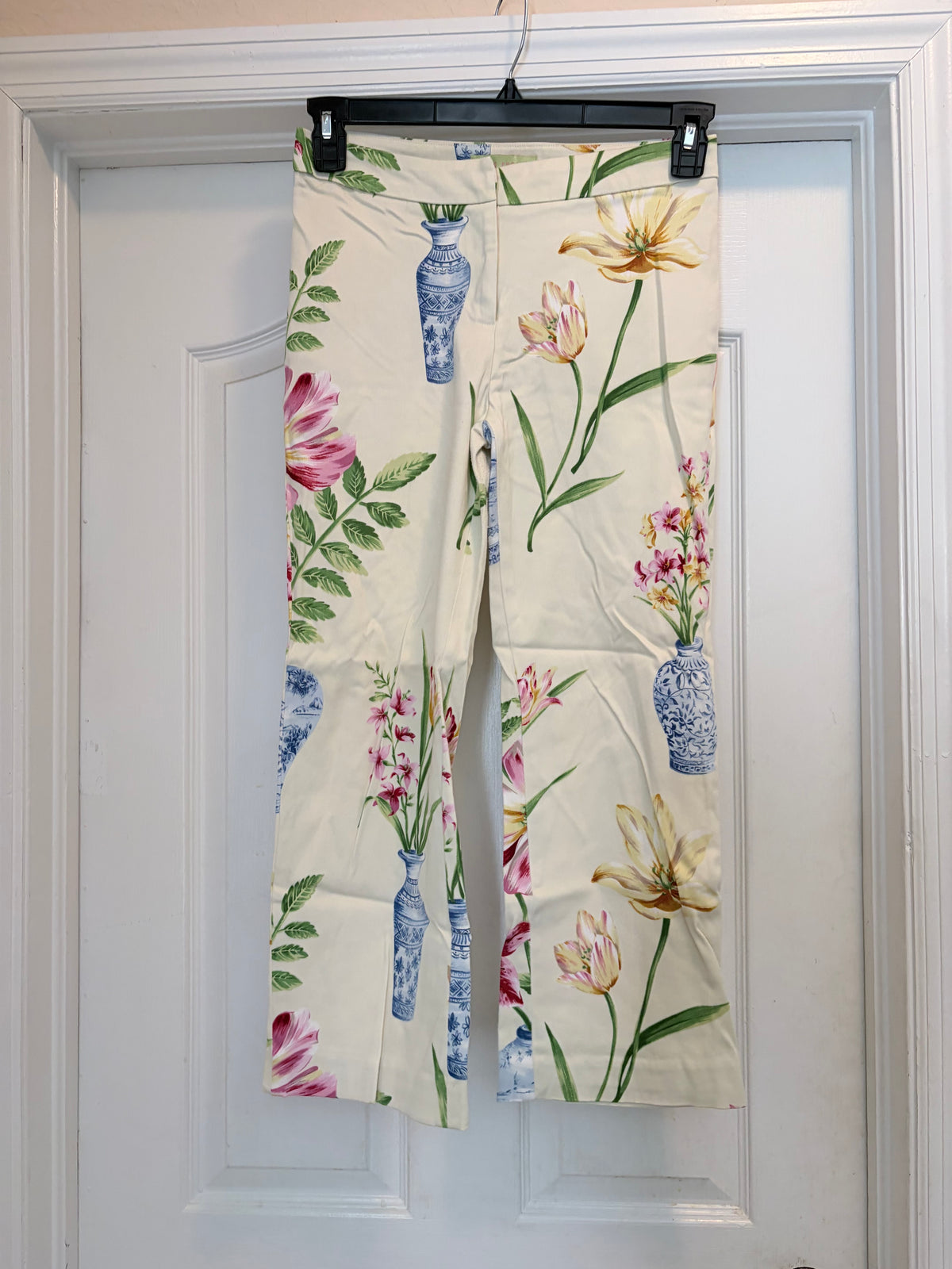 Yuka Resort Size 6 Floral Vase Print Pants