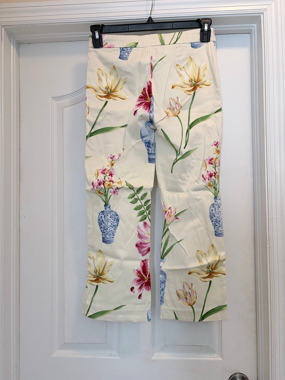 Yuka Resort Size 6 Floral Vase Print Pants