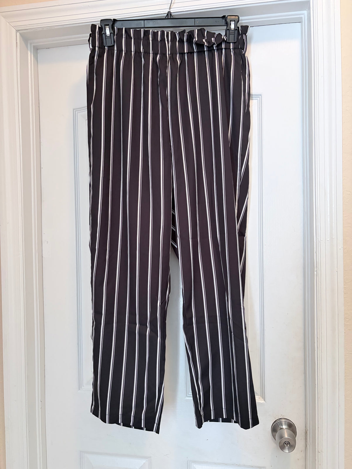 Shein Curve 0XL Black White Striped Paperbag Pants