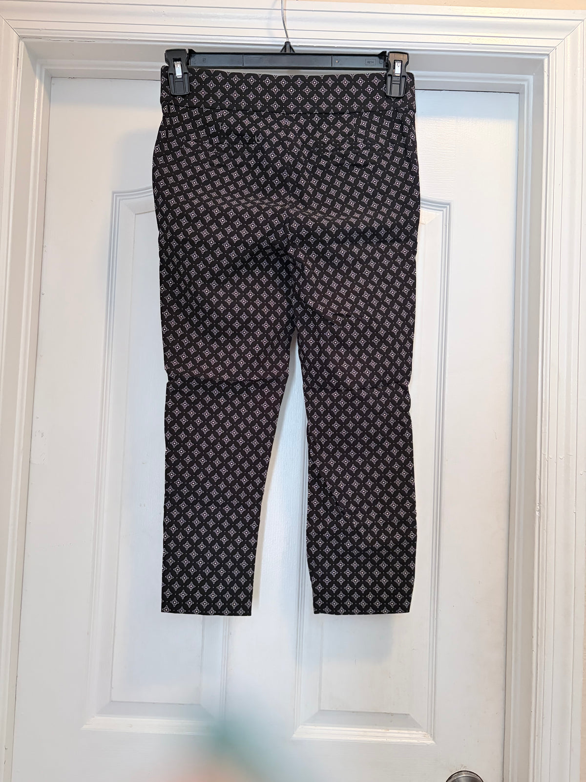 Rafaella Comfort Size 6 Black White Geometric Print Pants