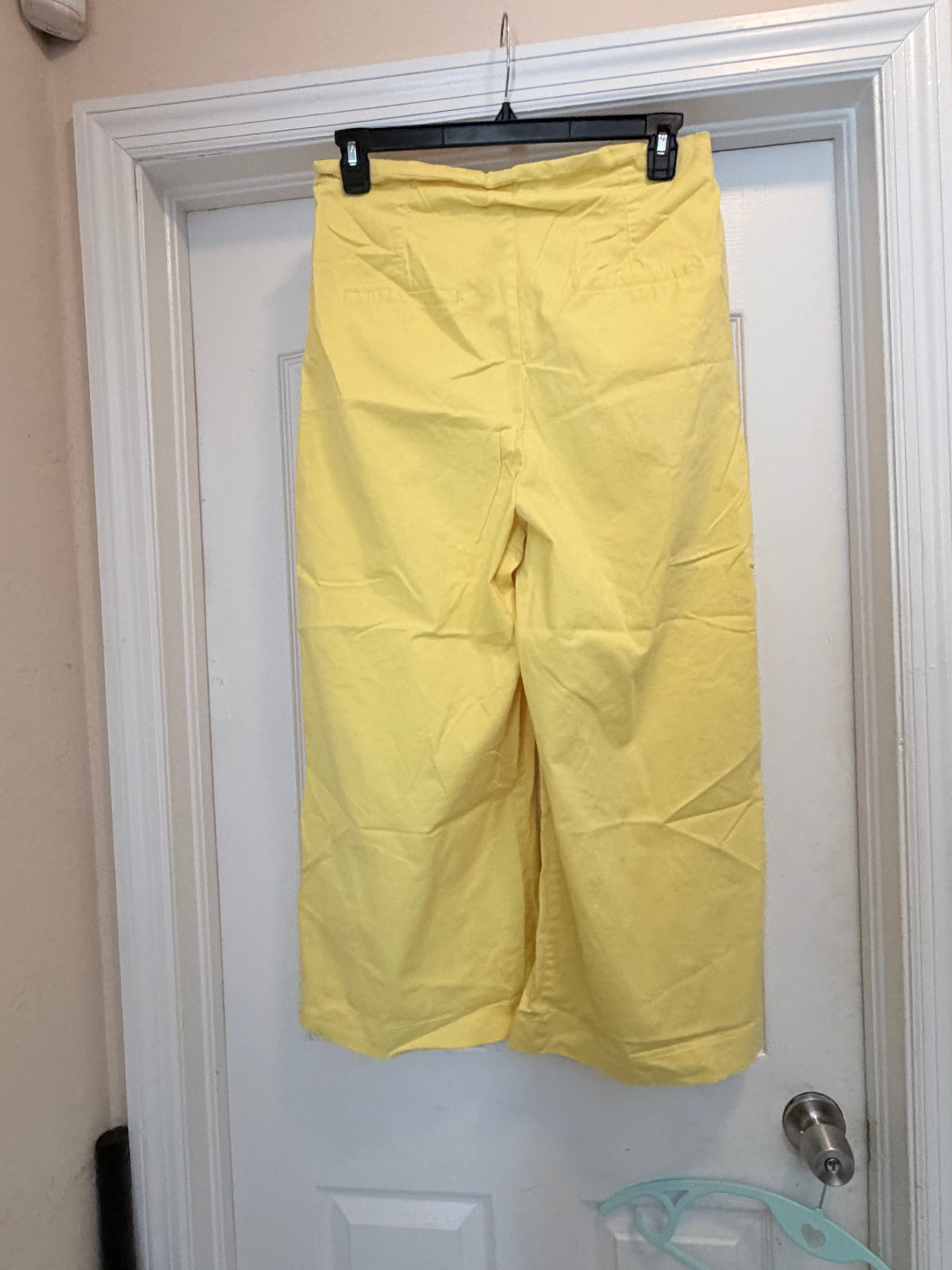 New York & Company Large Yellow Wide Leg Cropped Pants