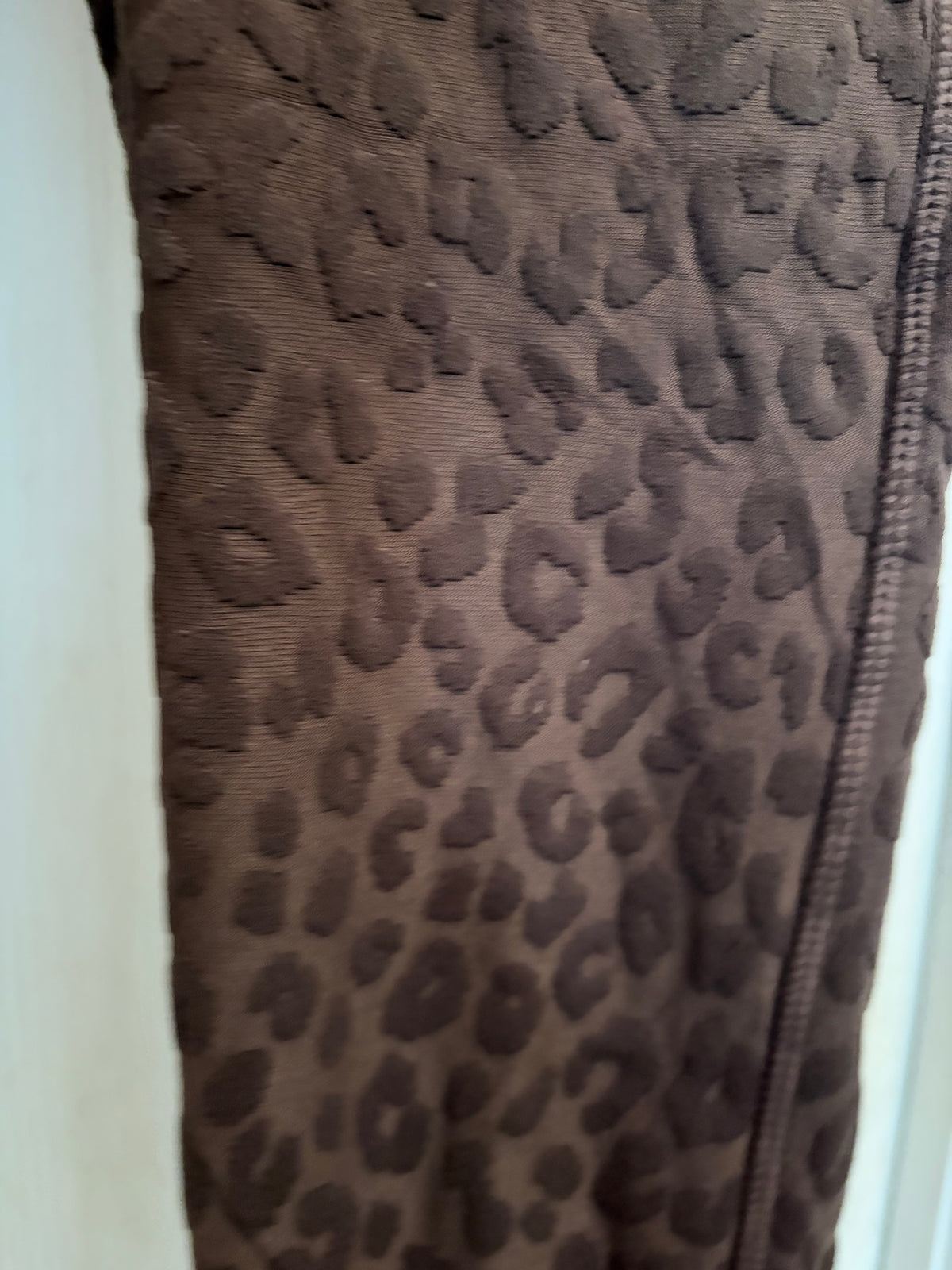 Mono B Brown Leopard Textured Leggings Size Large